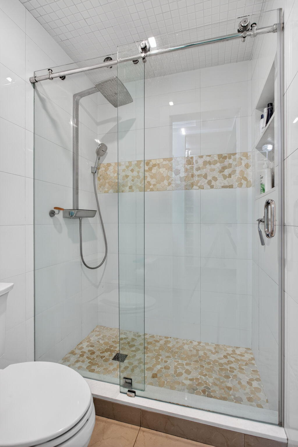 BANYAN LAKES - Residential