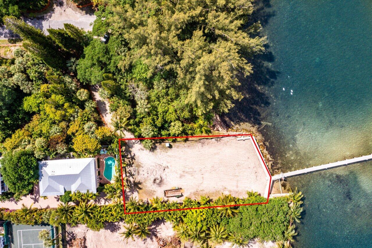 MANATEE POINTE AT LAGO MAR CONDO - Residential