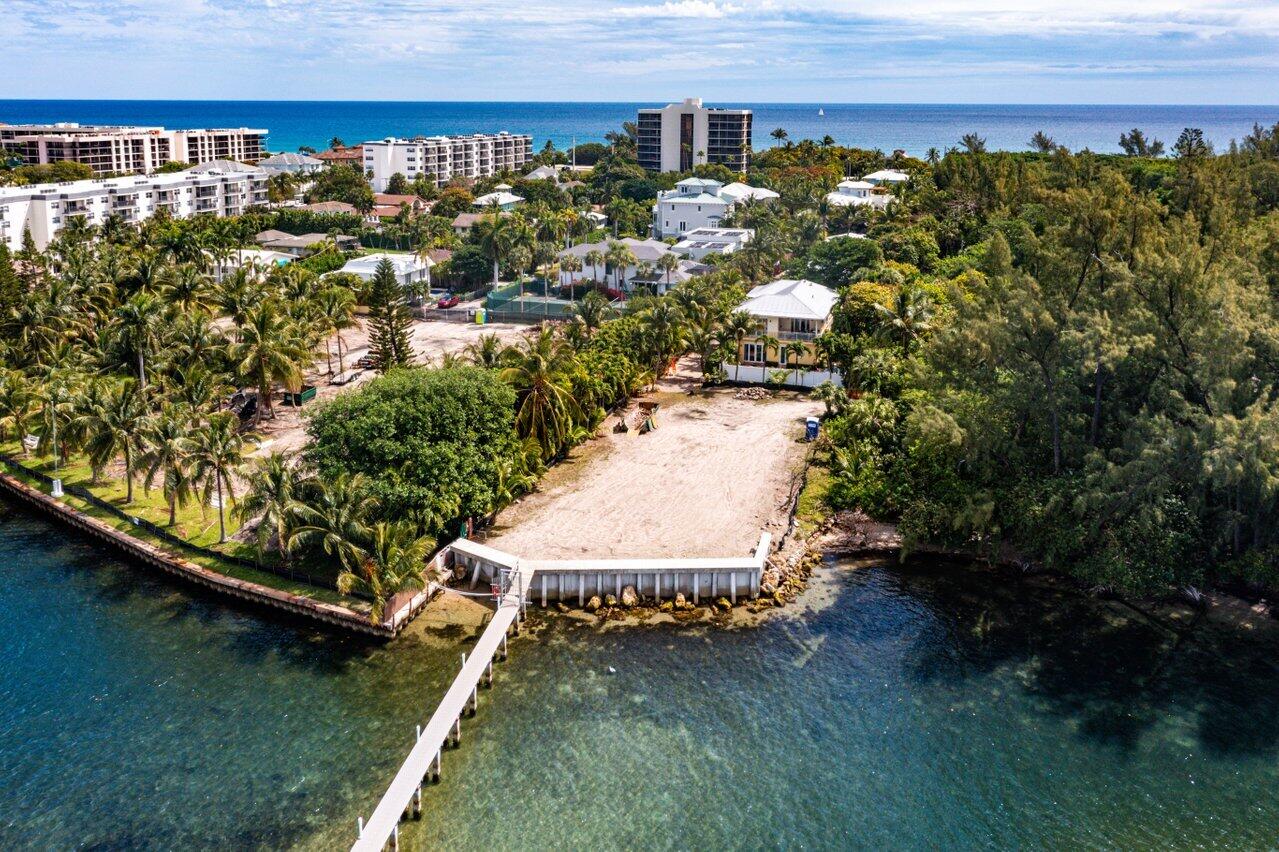 MANATEE POINTE AT LAGO MAR CONDO - Residential