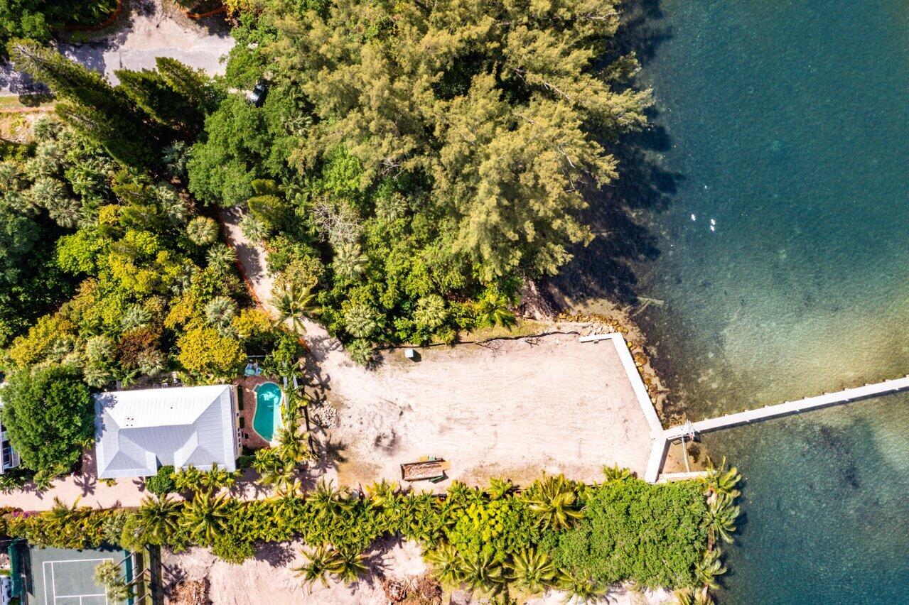 MANATEE POINTE AT LAGO MAR CONDO - Residential