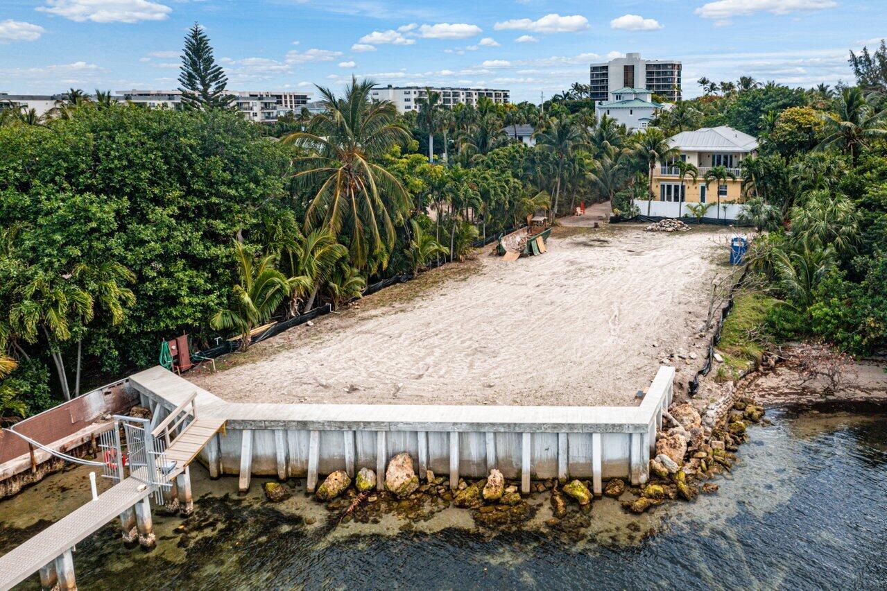 MANATEE POINTE AT LAGO MA - Residential