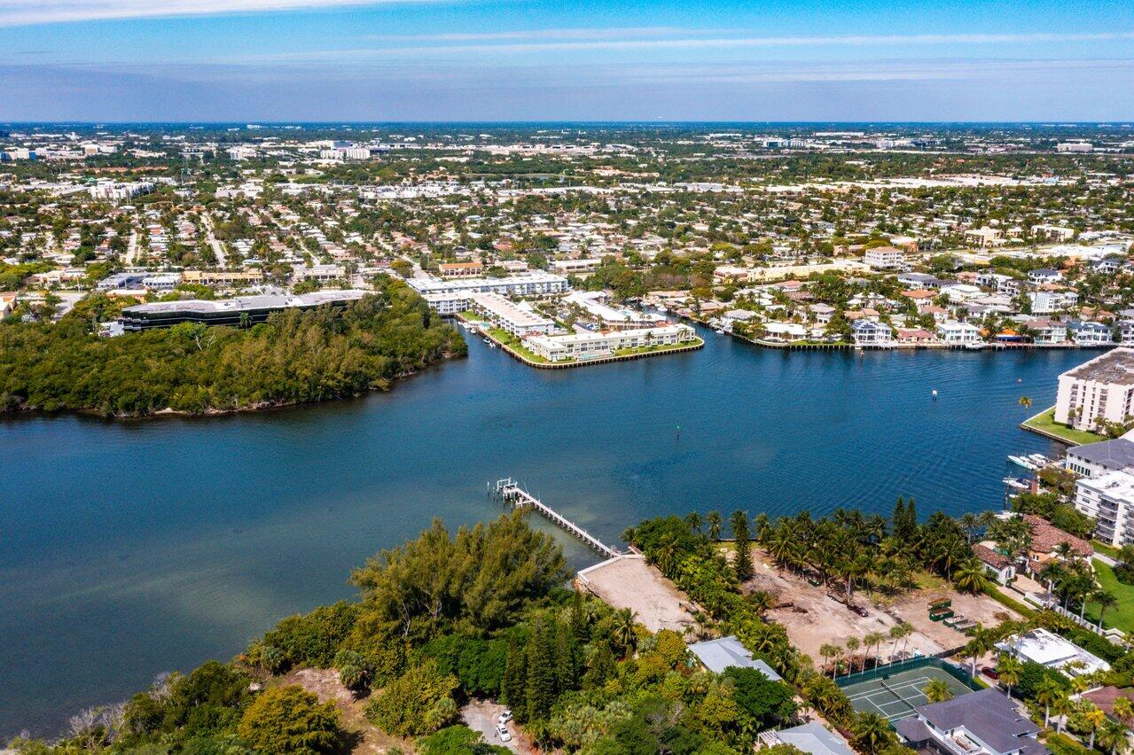 MANATEE POINTE AT LAGO MAR CONDO - Residential