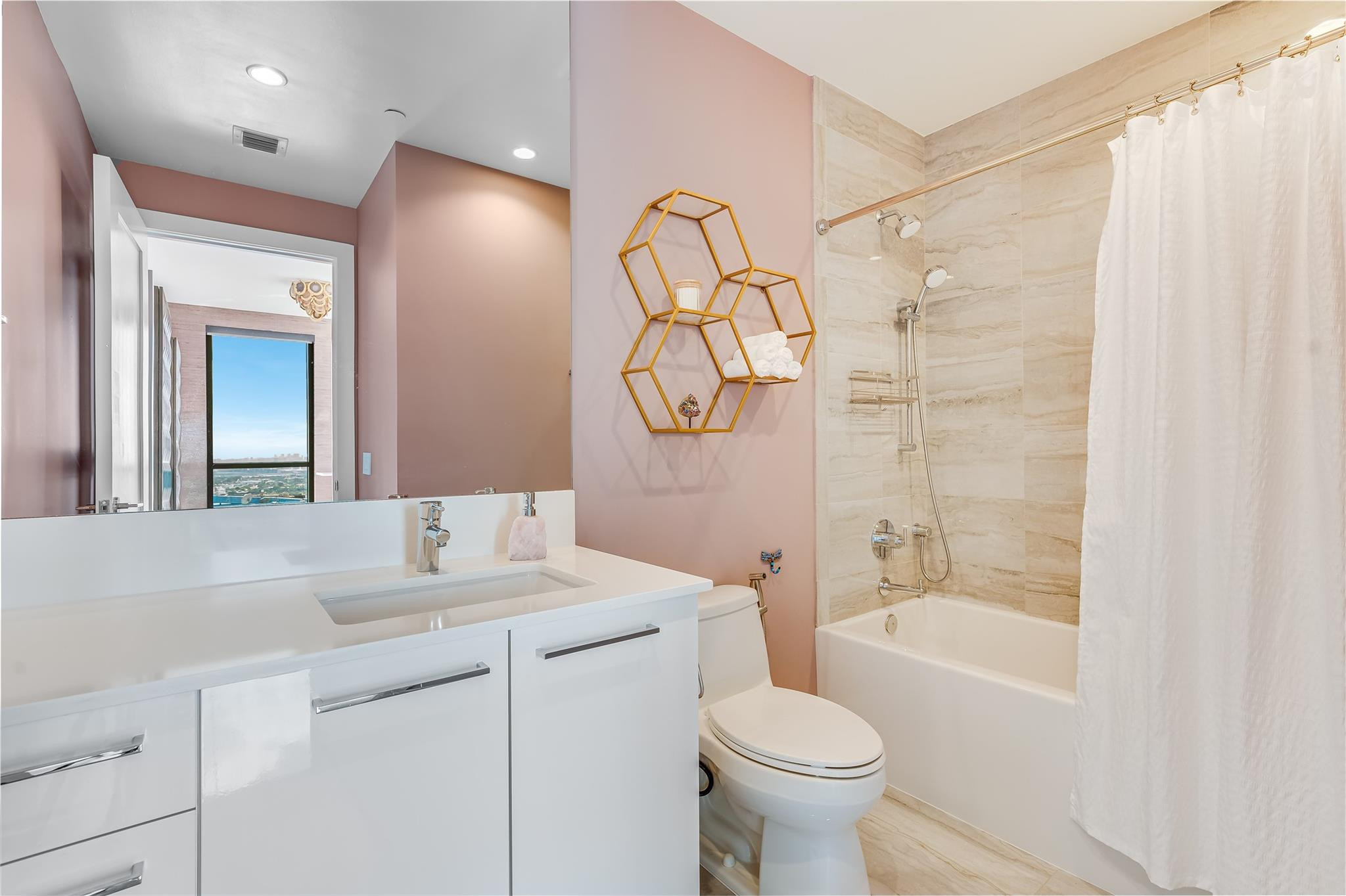 100 Las Olas - Residential