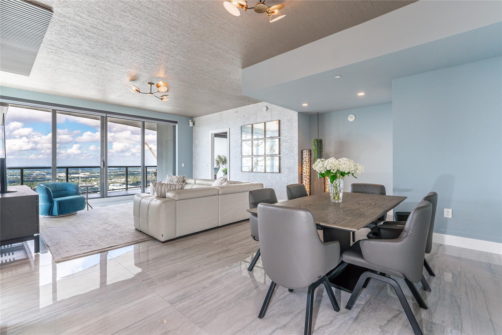 100 Las Olas - Residential