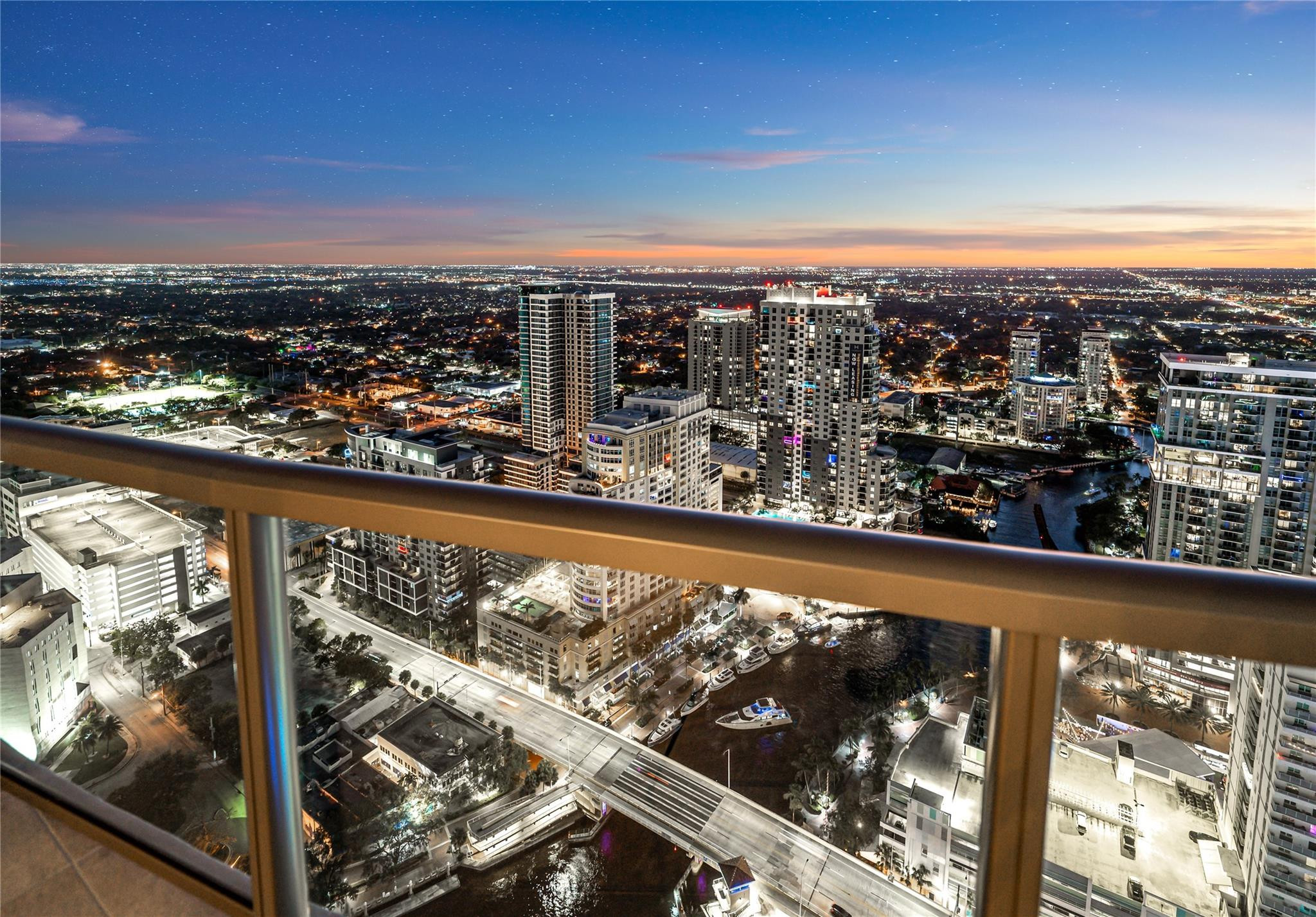 100 Las Olas - Residential