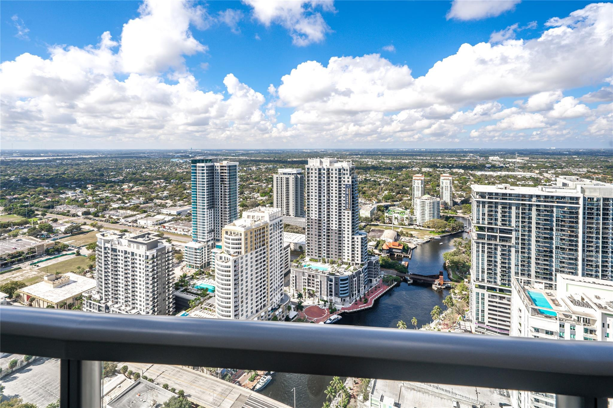 100 Las Olas - Residential