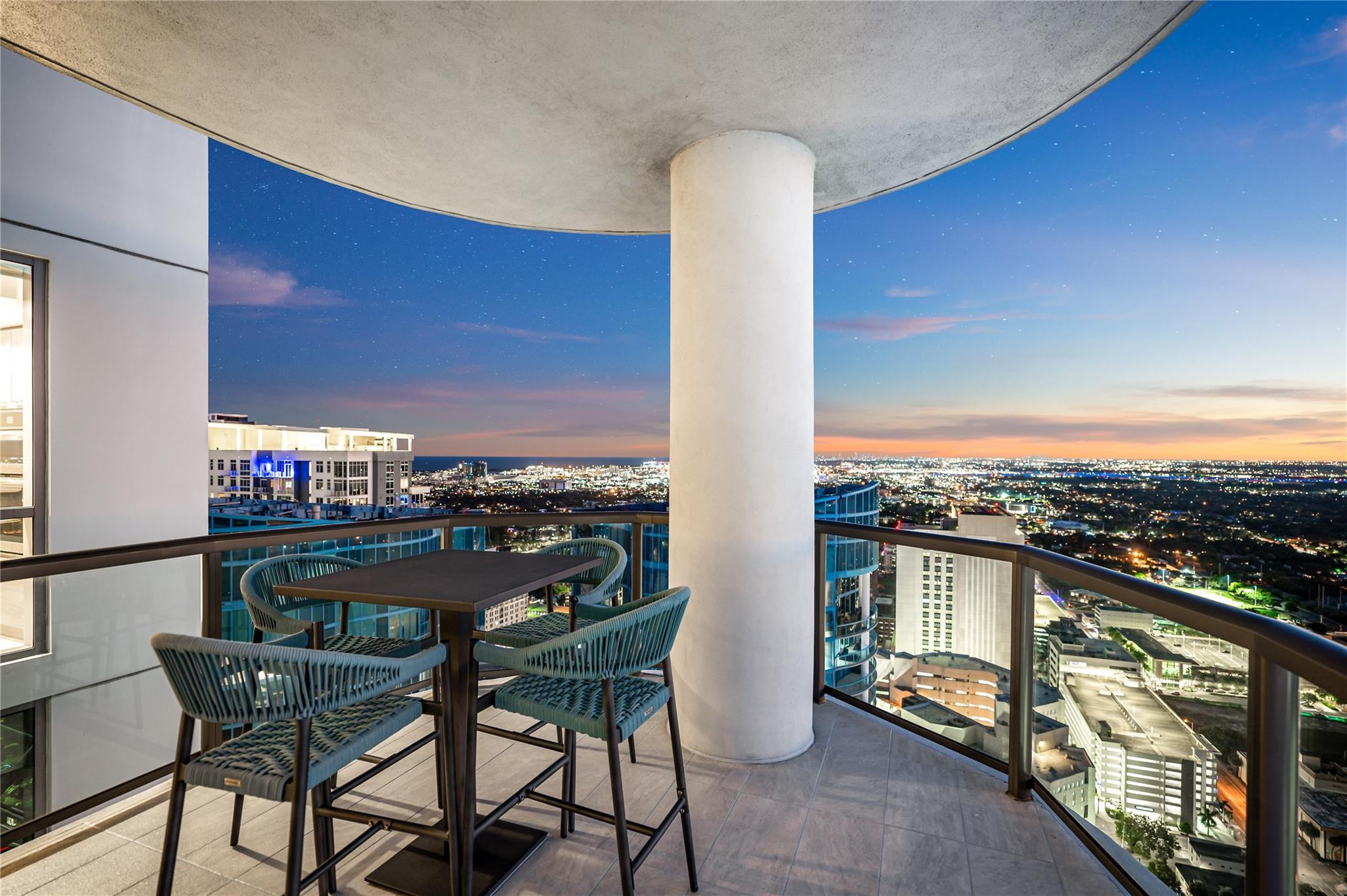 100 Las Olas - Residential