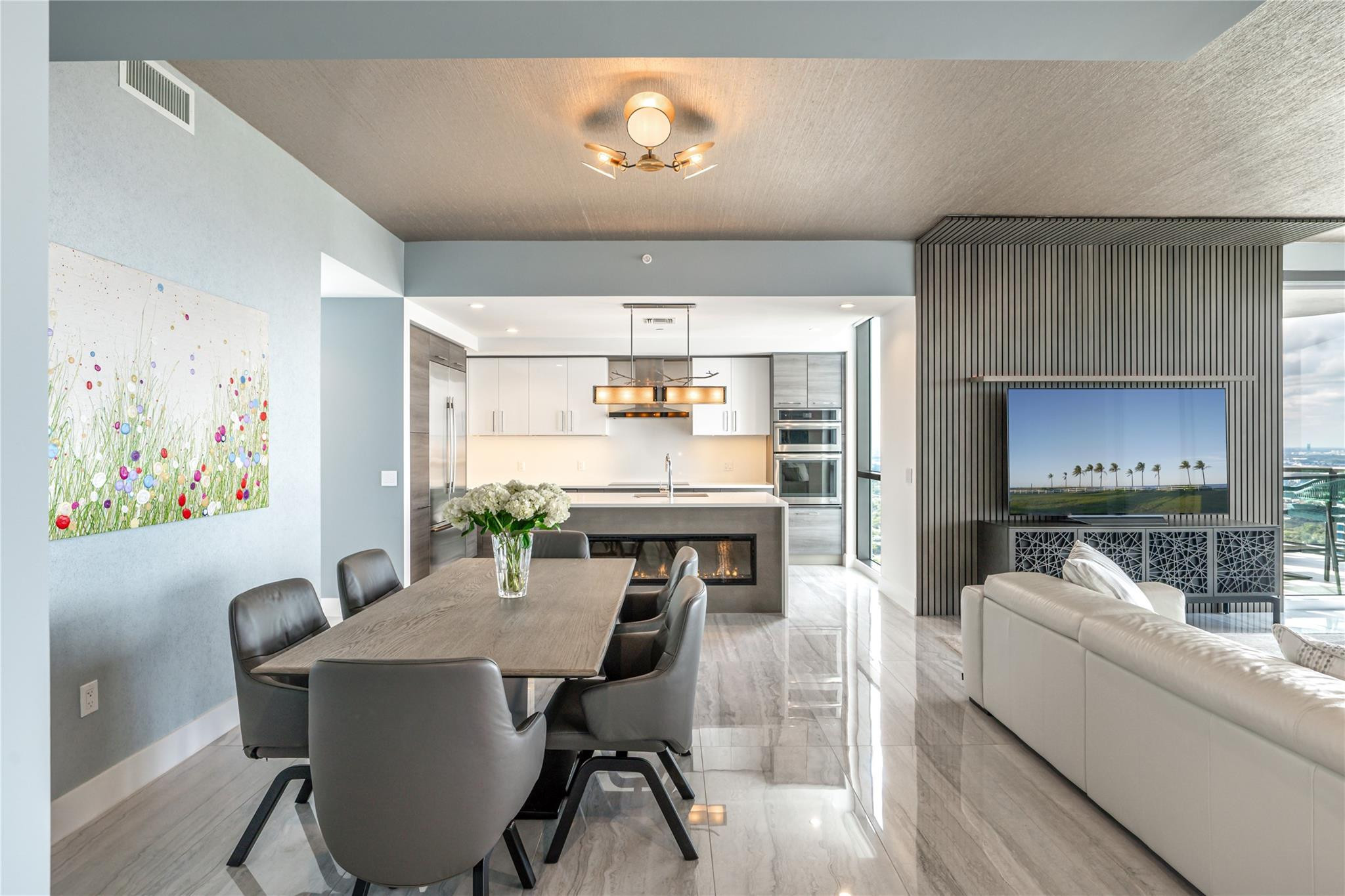 100 Las Olas - Residential