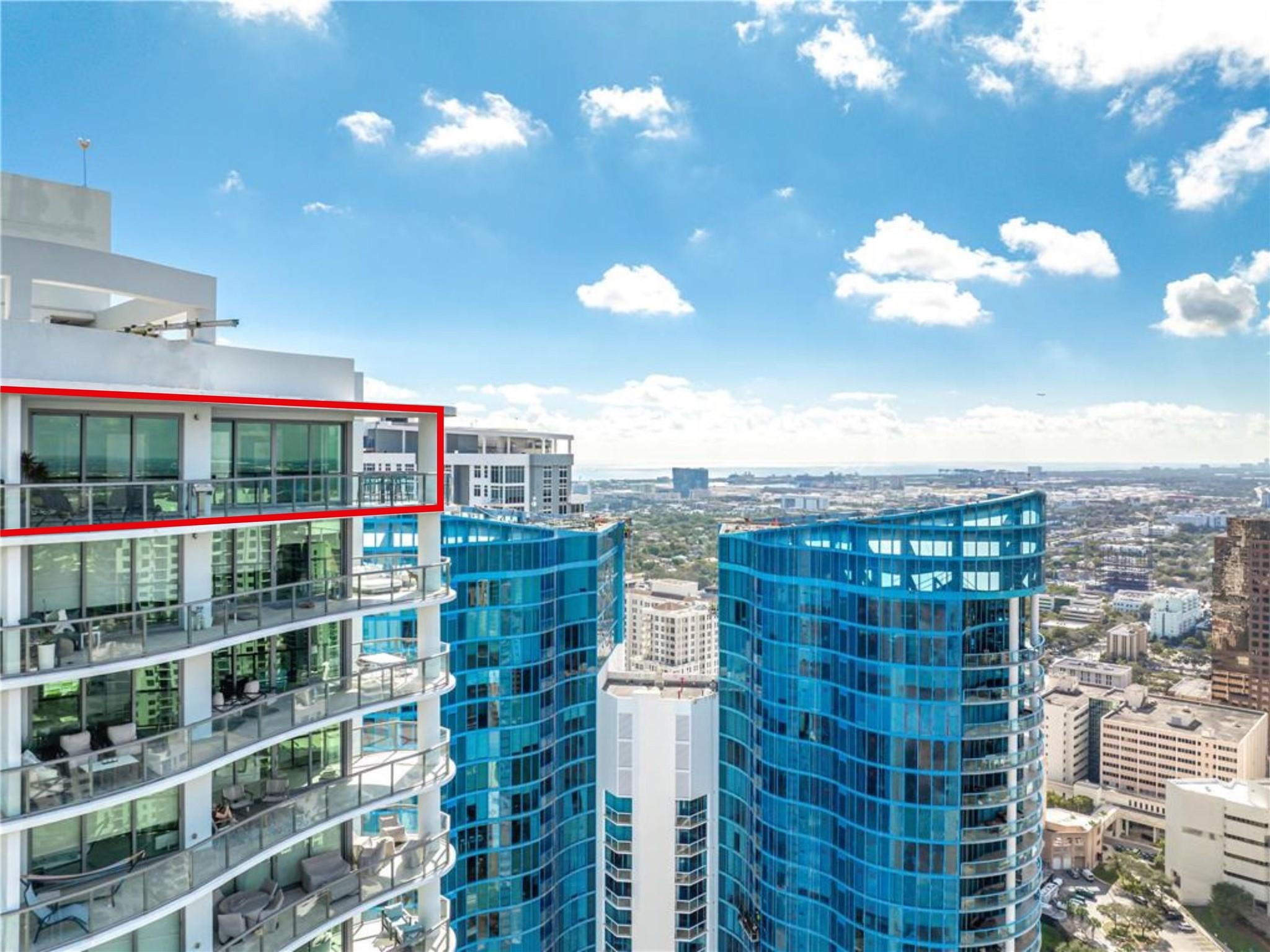 100 Las Olas - Residential