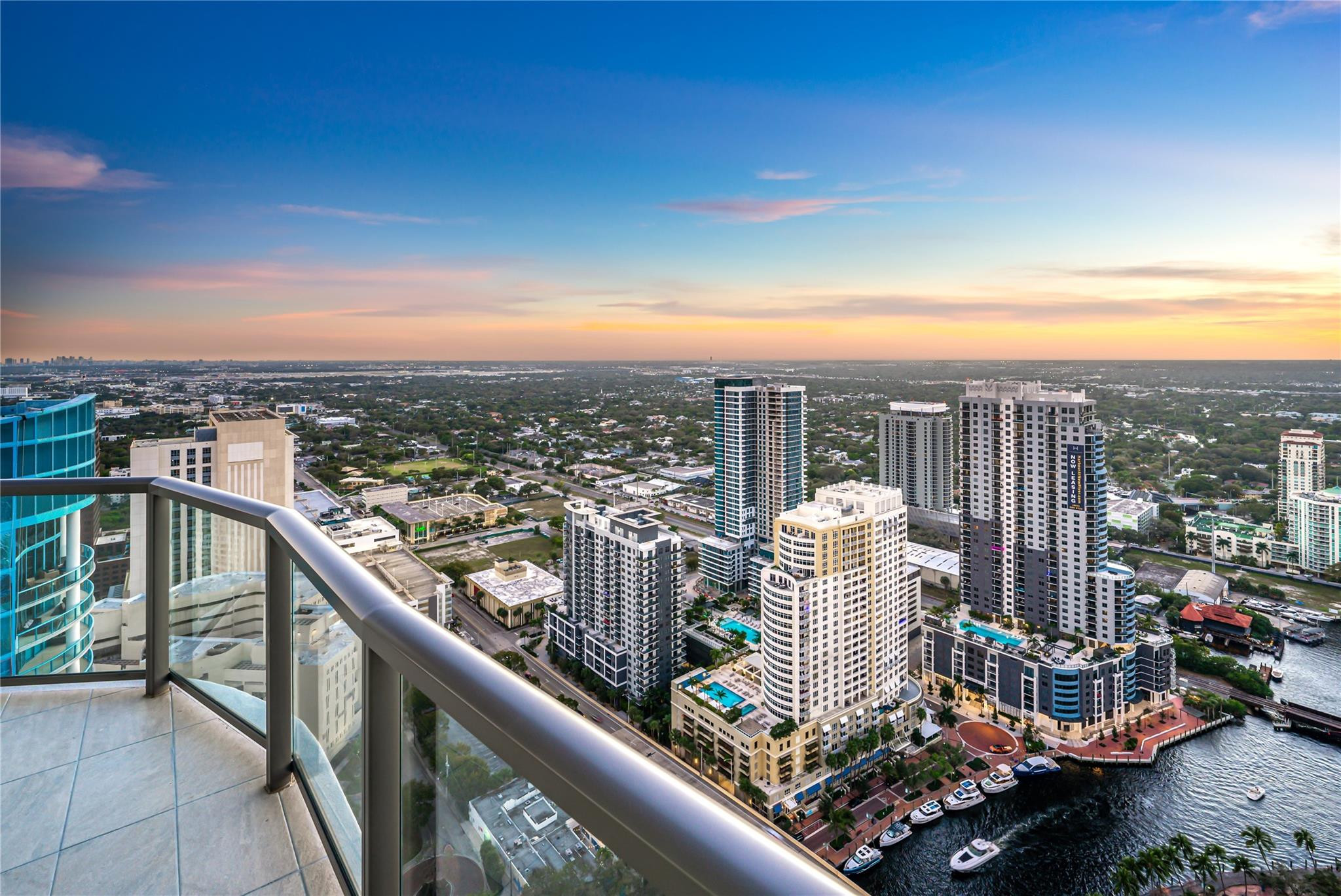 100 Las Olas - Residential