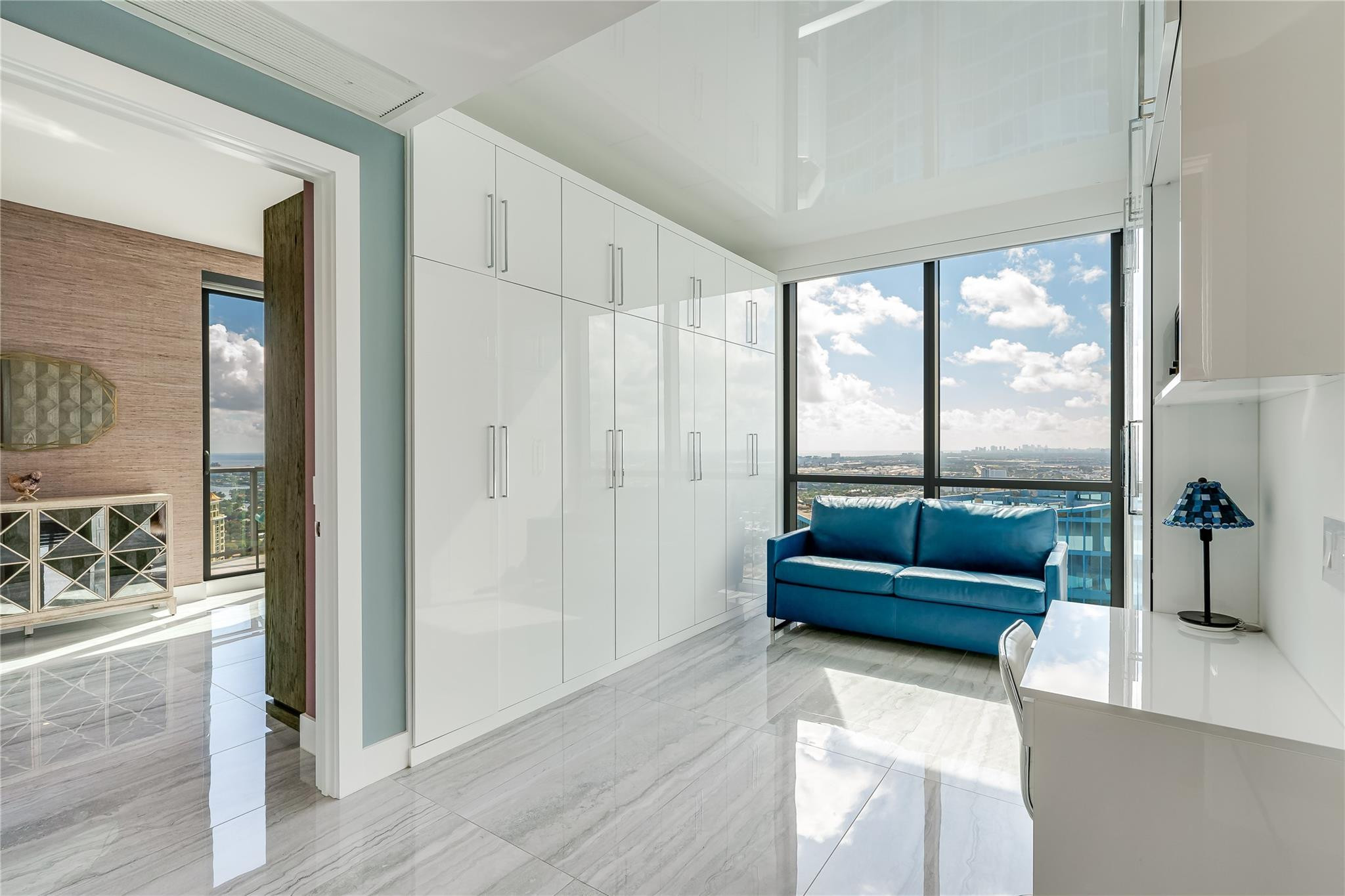 100 Las Olas - Residential