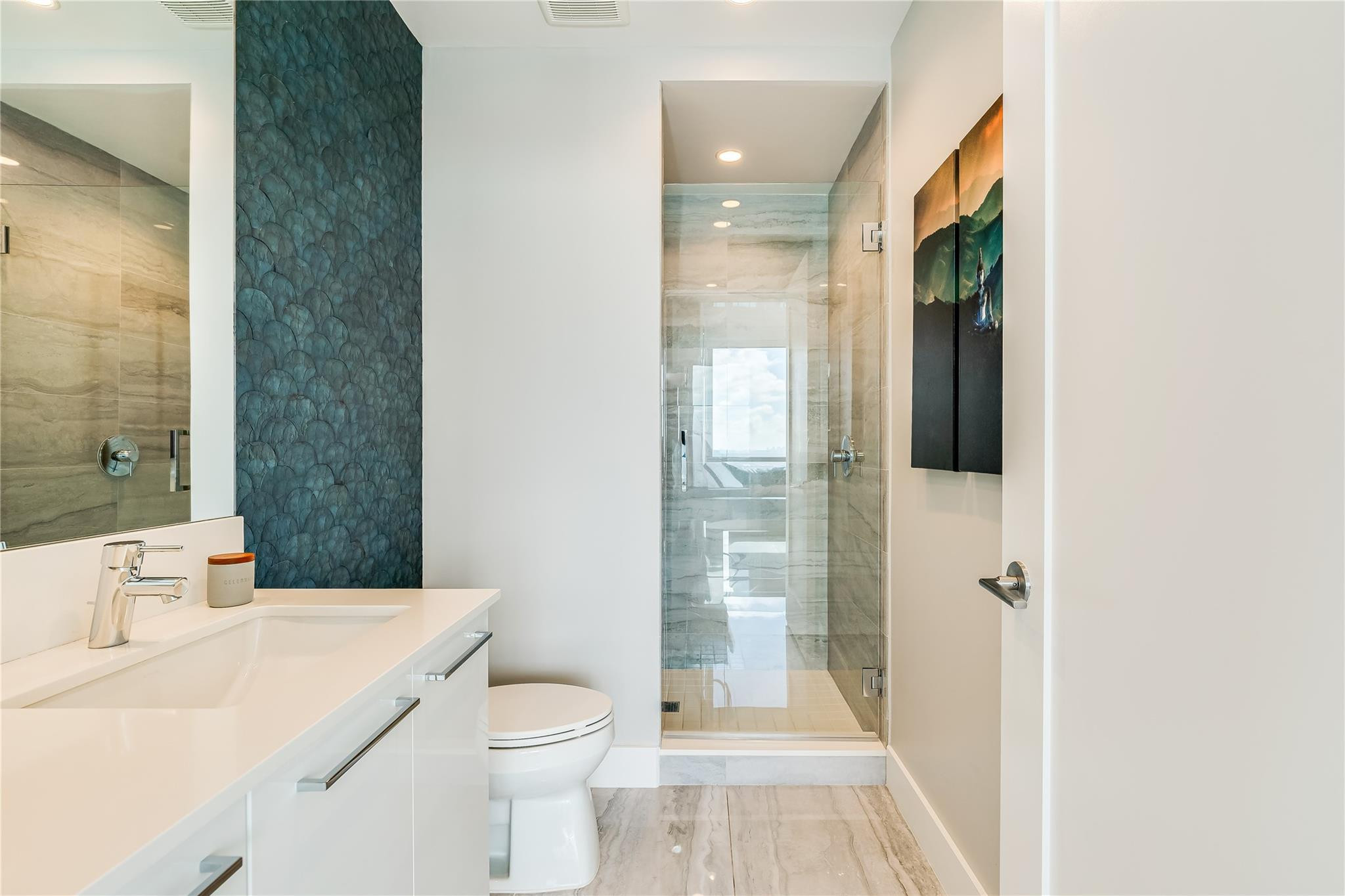 100 Las Olas - Residential