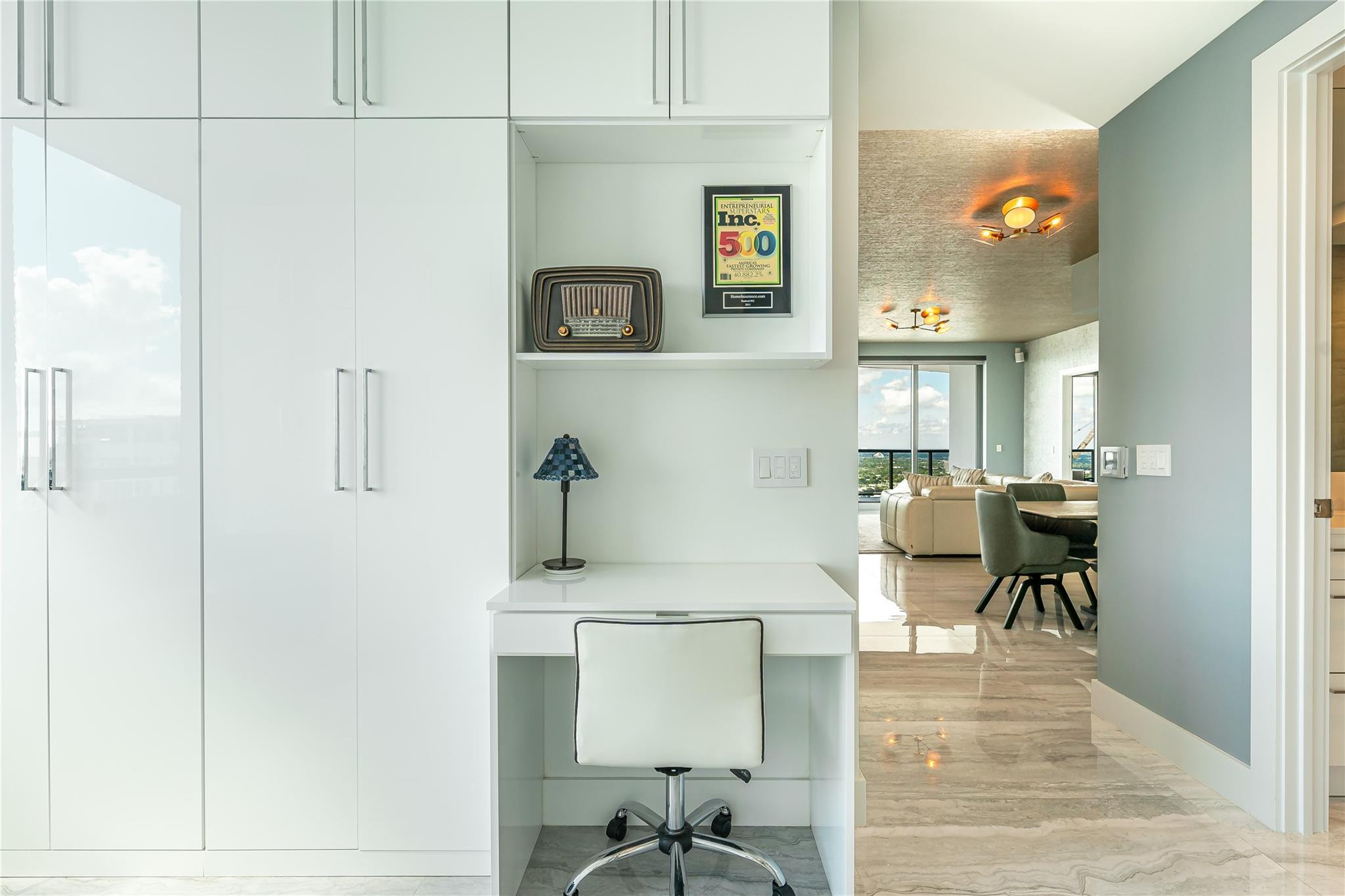 100 Las Olas - Residential