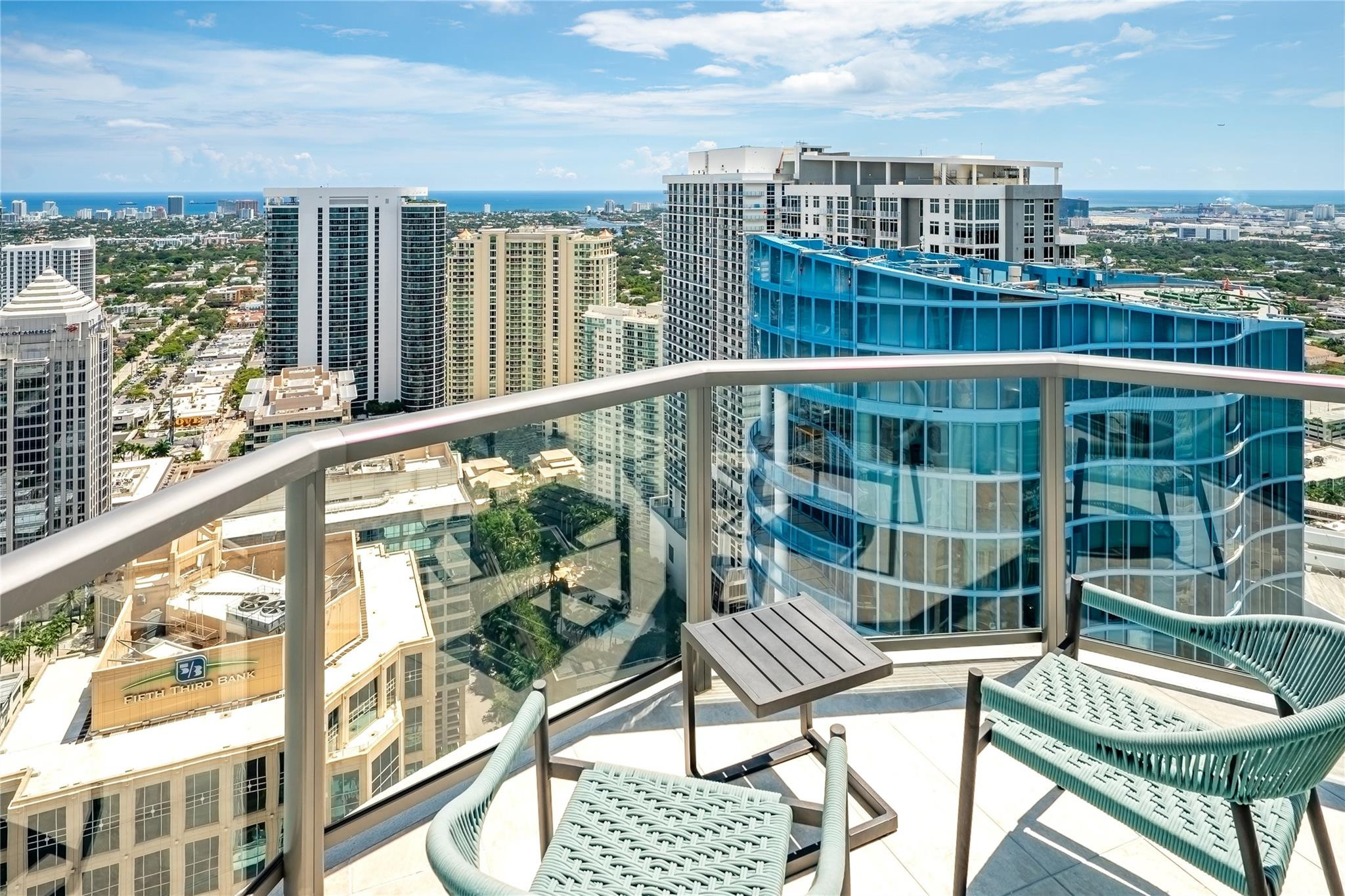 100 Las Olas - Residential