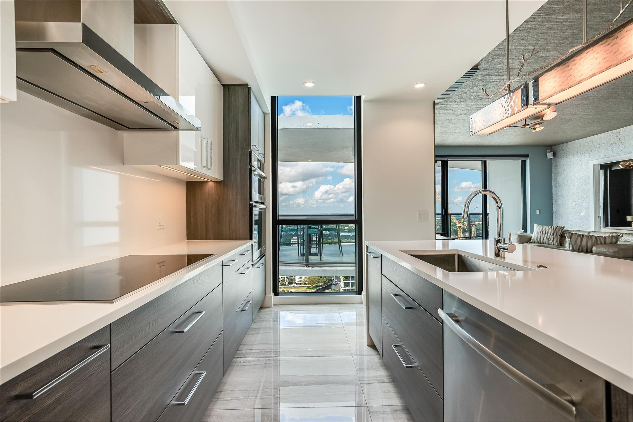 100 Las Olas - Residential