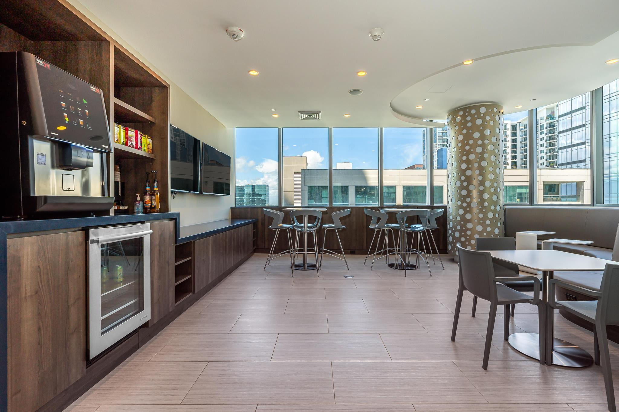 100 Las Olas - Residential