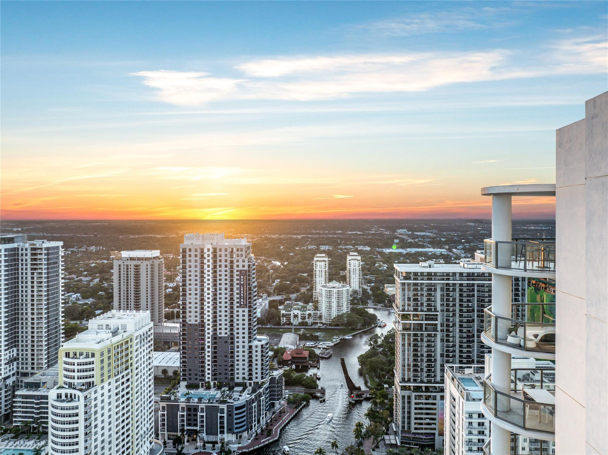 100 Las Olas - Residential