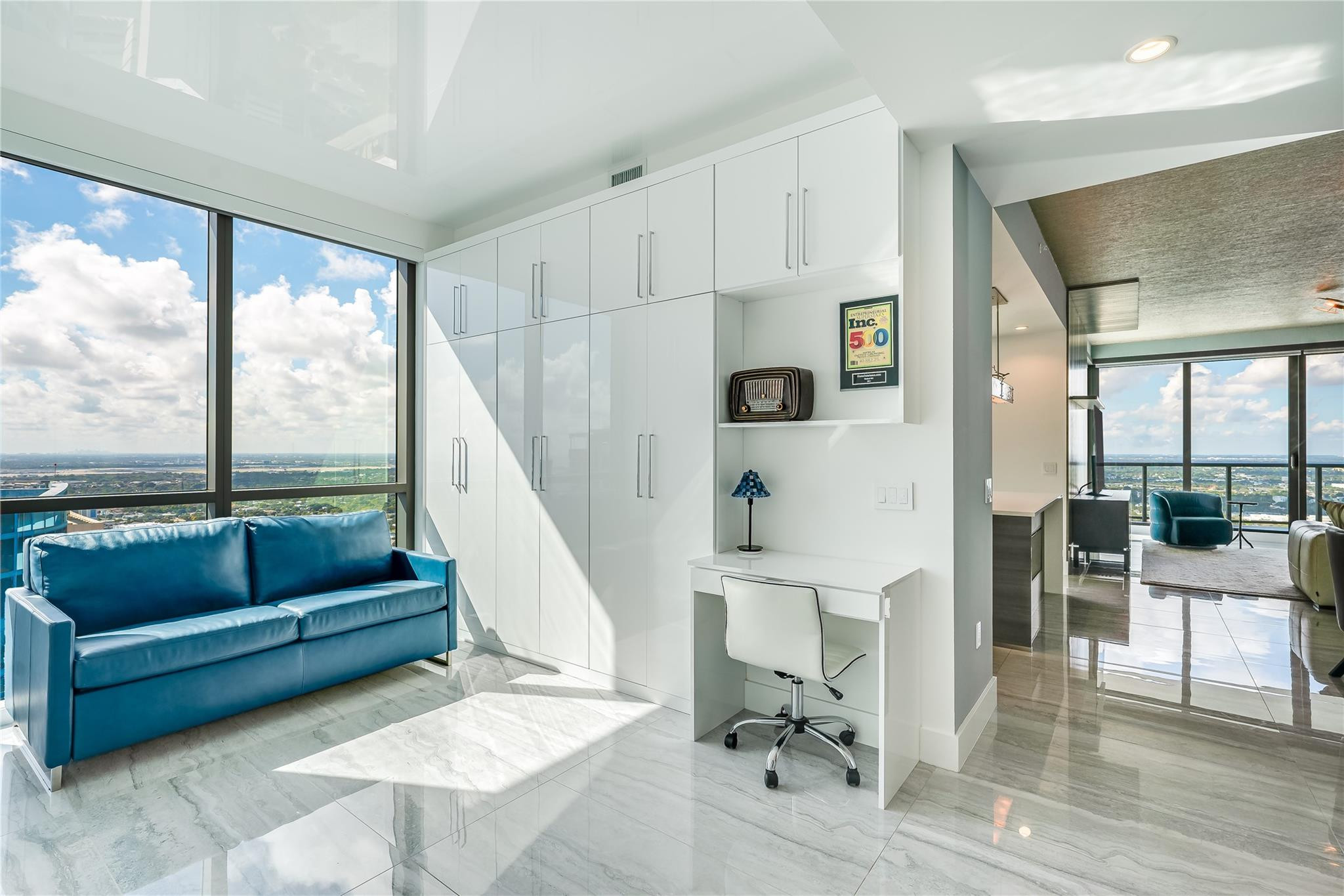 100 Las Olas - Residential