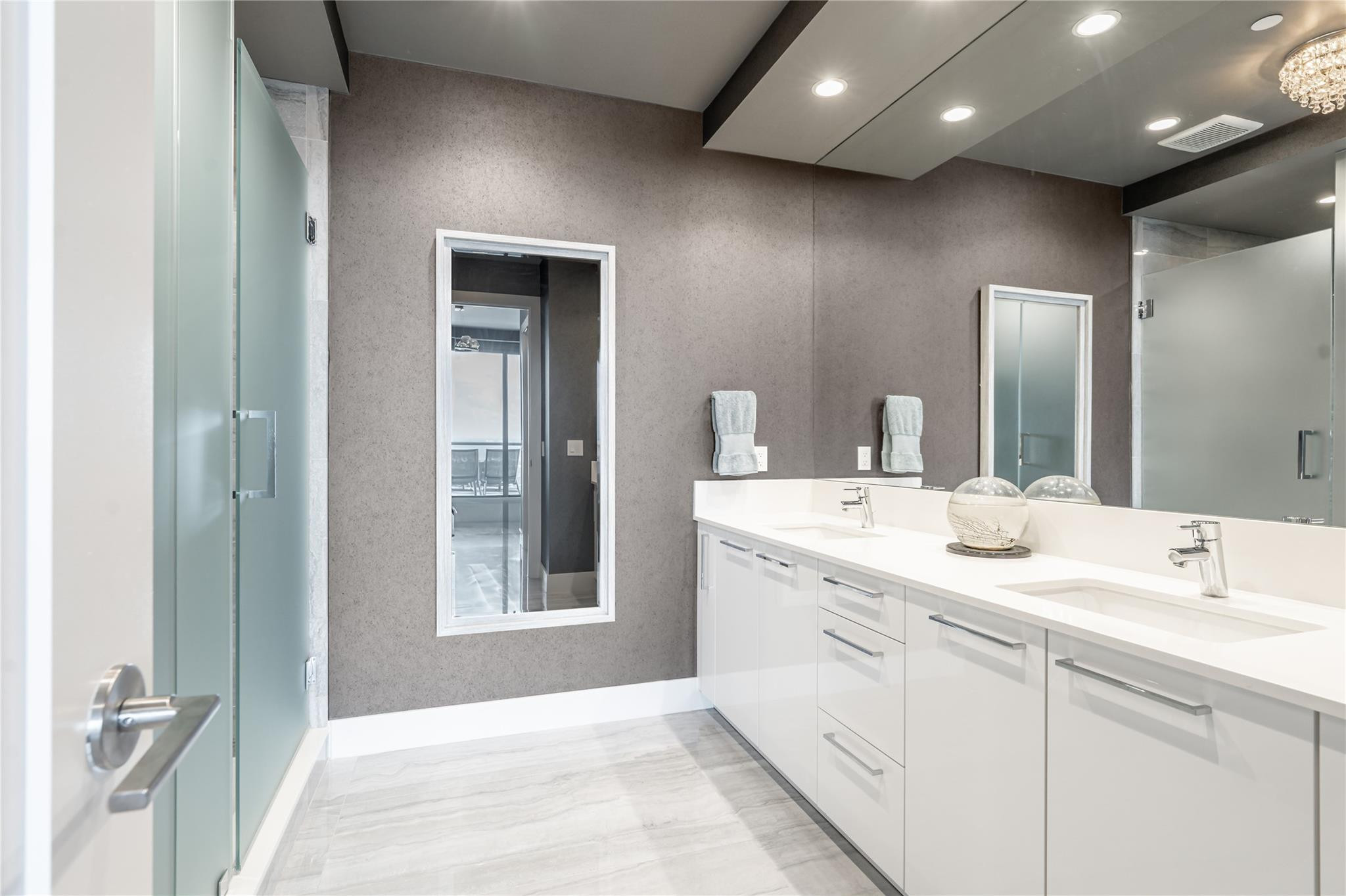 100 Las Olas - Residential