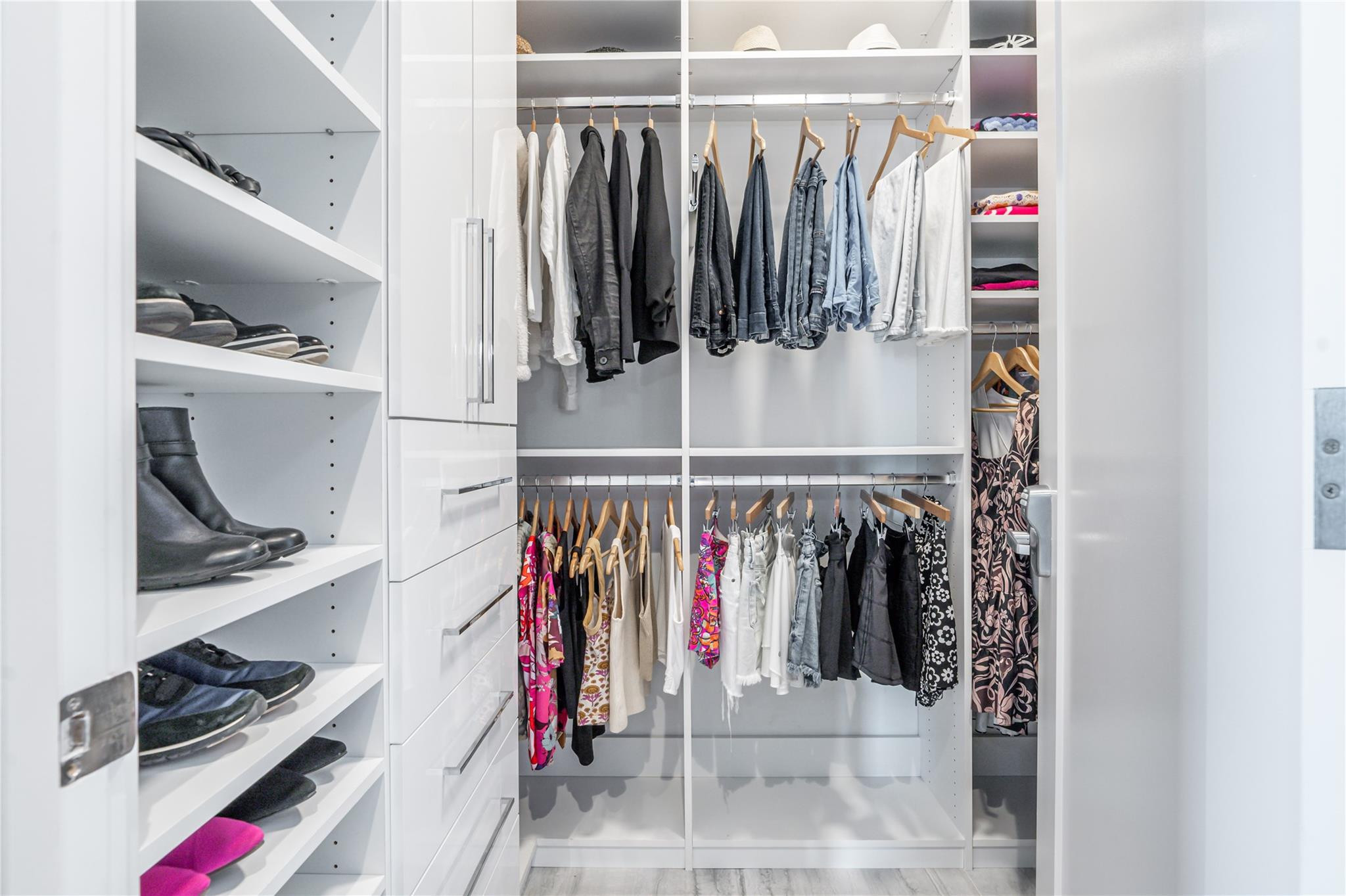 100 Las Olas - Residential