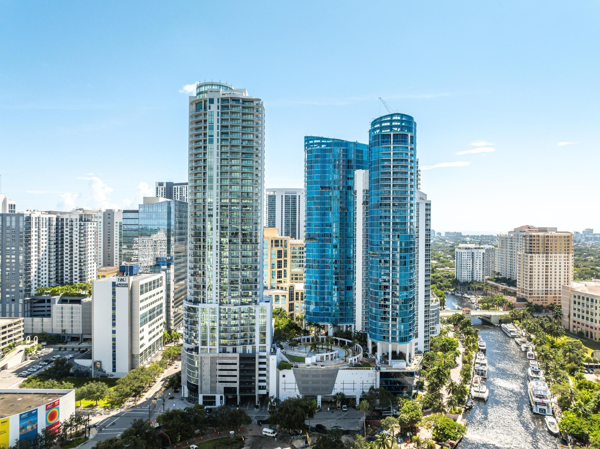 100 Las Olas - Residential