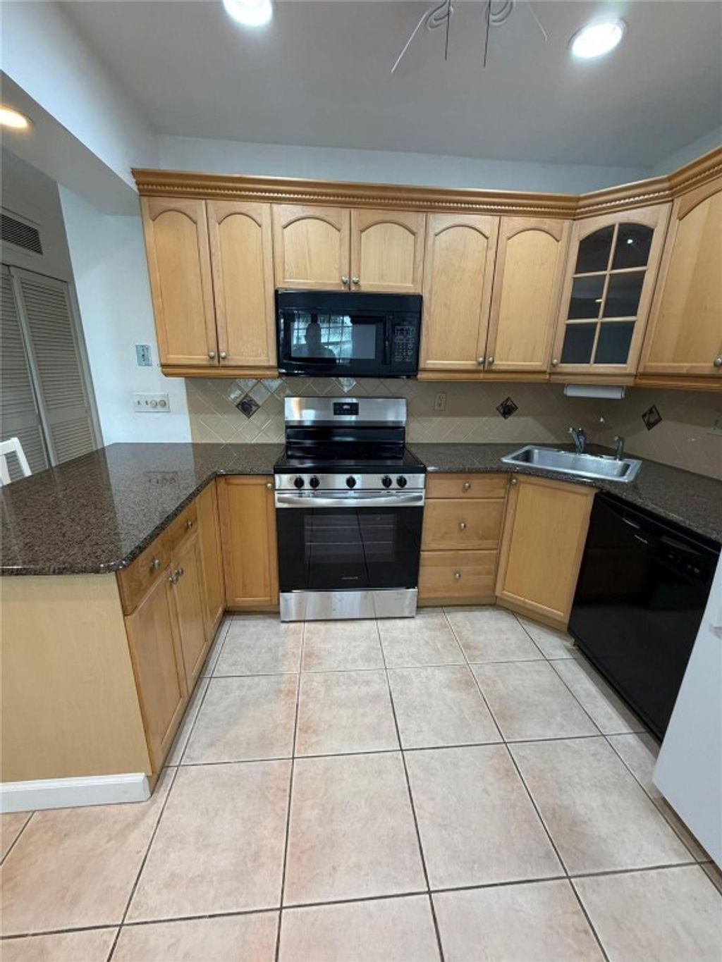 Photo of 5203 NE 24th Terrace #B-311, Fort Lauderdale, FL 33308 (MLS # F10541440)