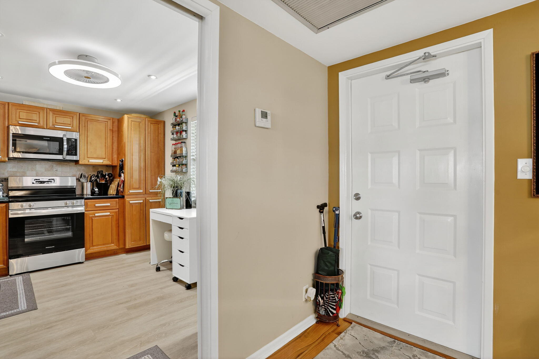 3960 Oaks Clubhouse Drive 504