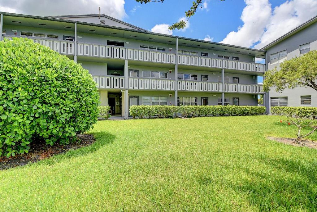Photo of 49 Suffolk B #49, Boca Raton, FL 33434 (MLS # R11155460)