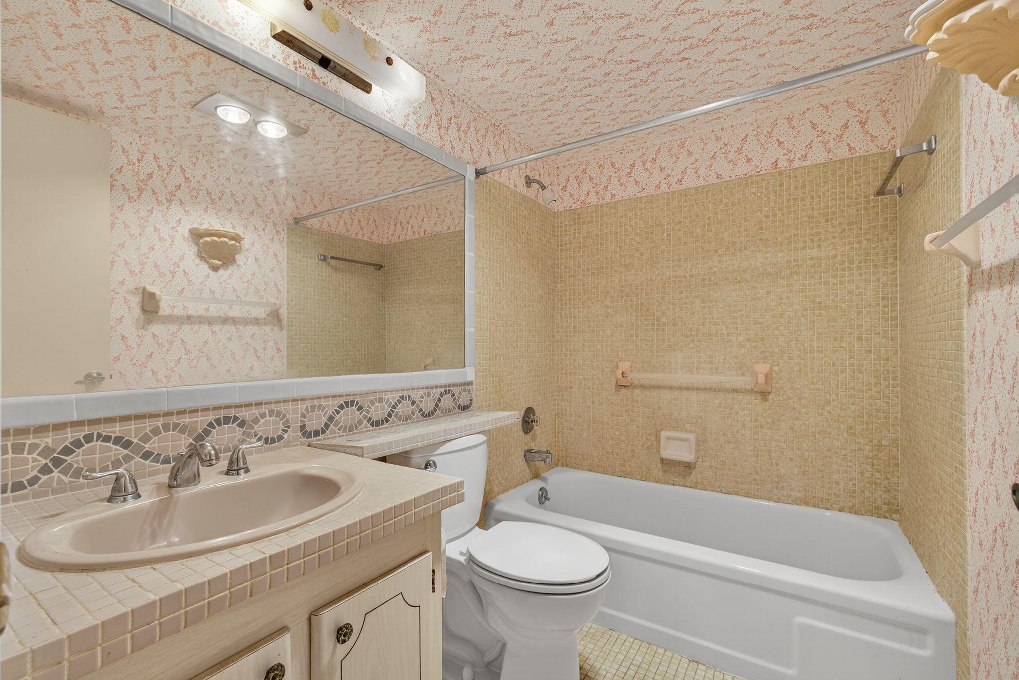 SHEFFIELD CONDOS A TO Q - Residential Lease