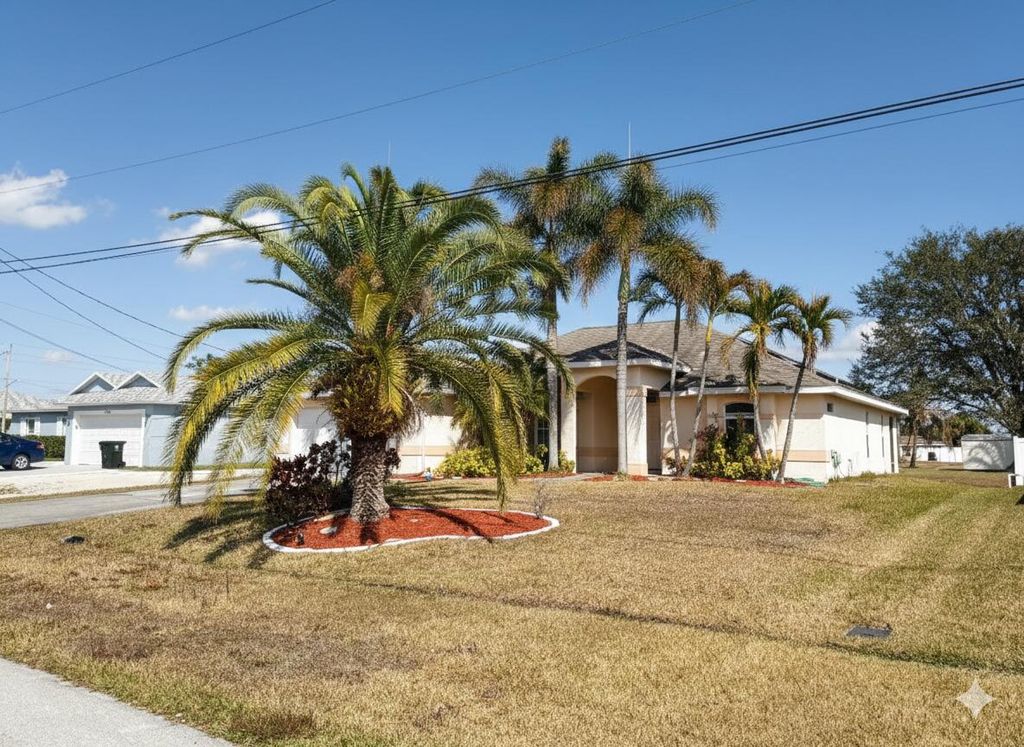 Photo of 4017 SW Kadlic Street, Port Saint Lucie, FL 34953 (MLS # R11164784)