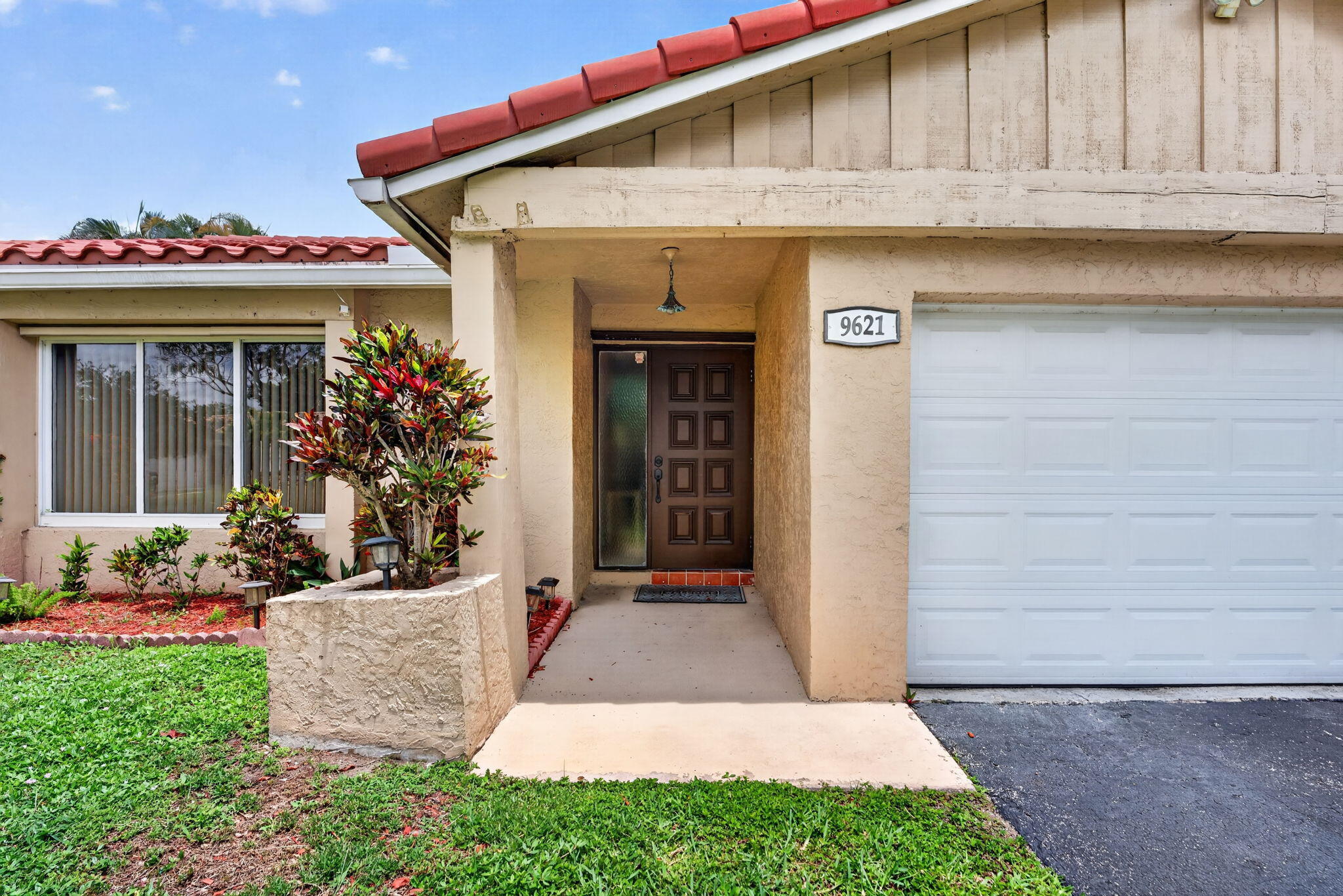 9621 NW 28th Place