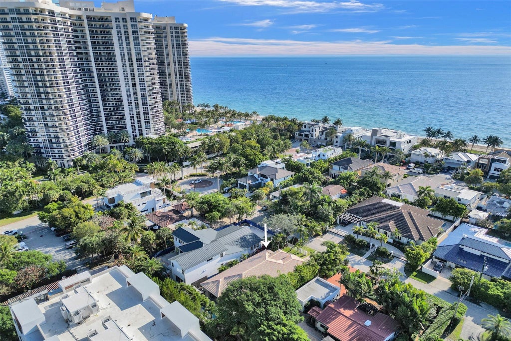 Photo of 3043 Center Avenue, Fort Lauderdale, FL 33308 (MLS # B26044199)