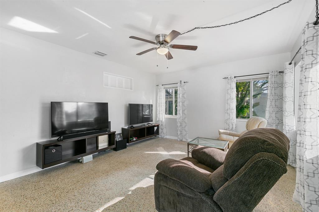 NORTH PALM BCH 3 - Residential