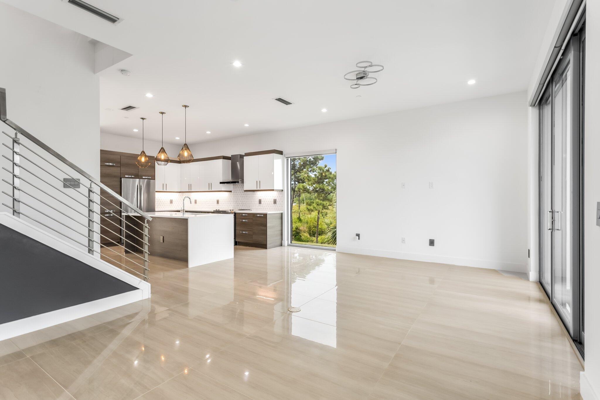 SPANISH RIVER TOWNHOMES - Residential Lease