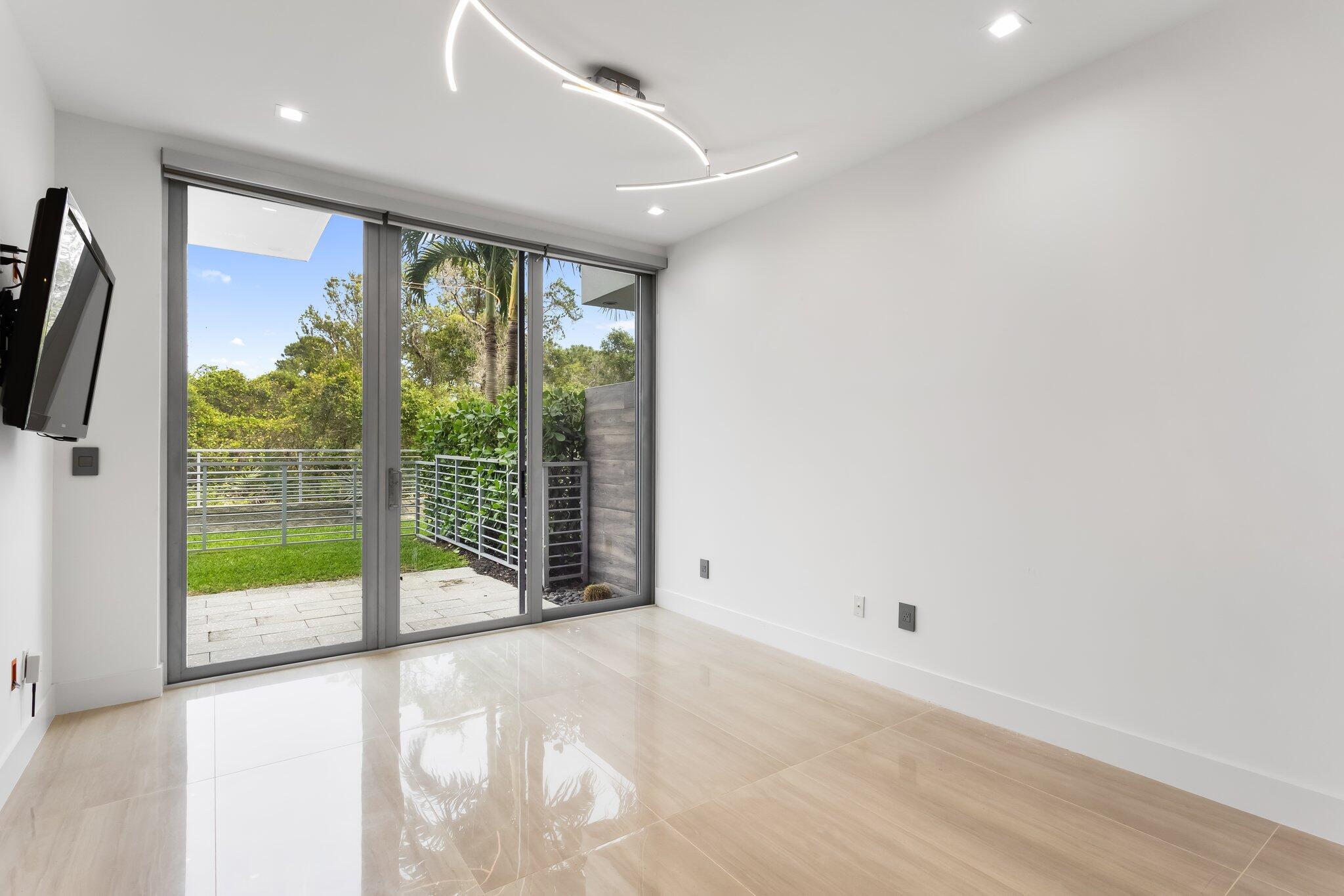 SPANISH RIVER TOWNHOMES - Residential Lease