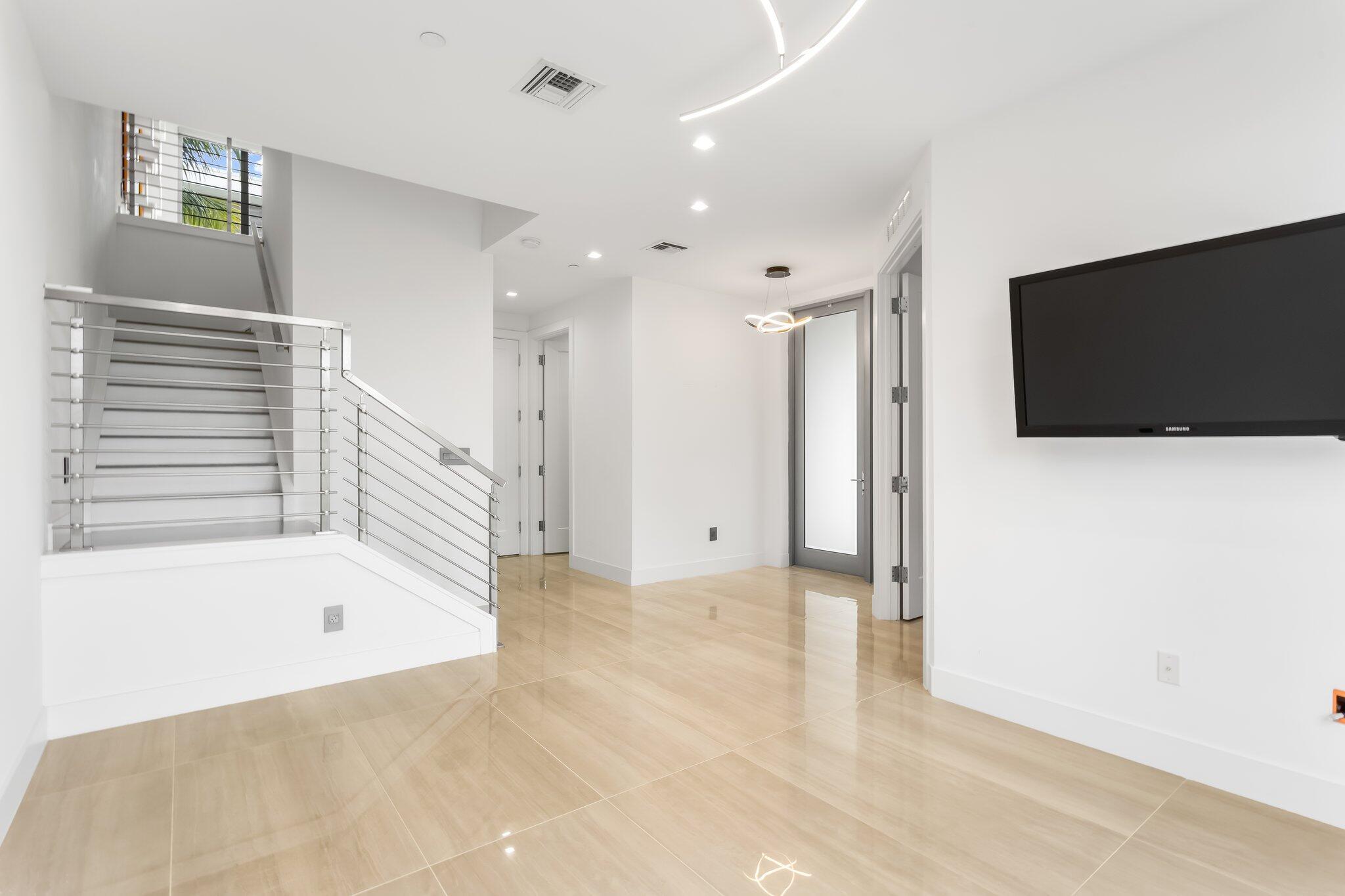 SPANISH RIVER TOWNHOMES - Residential Lease