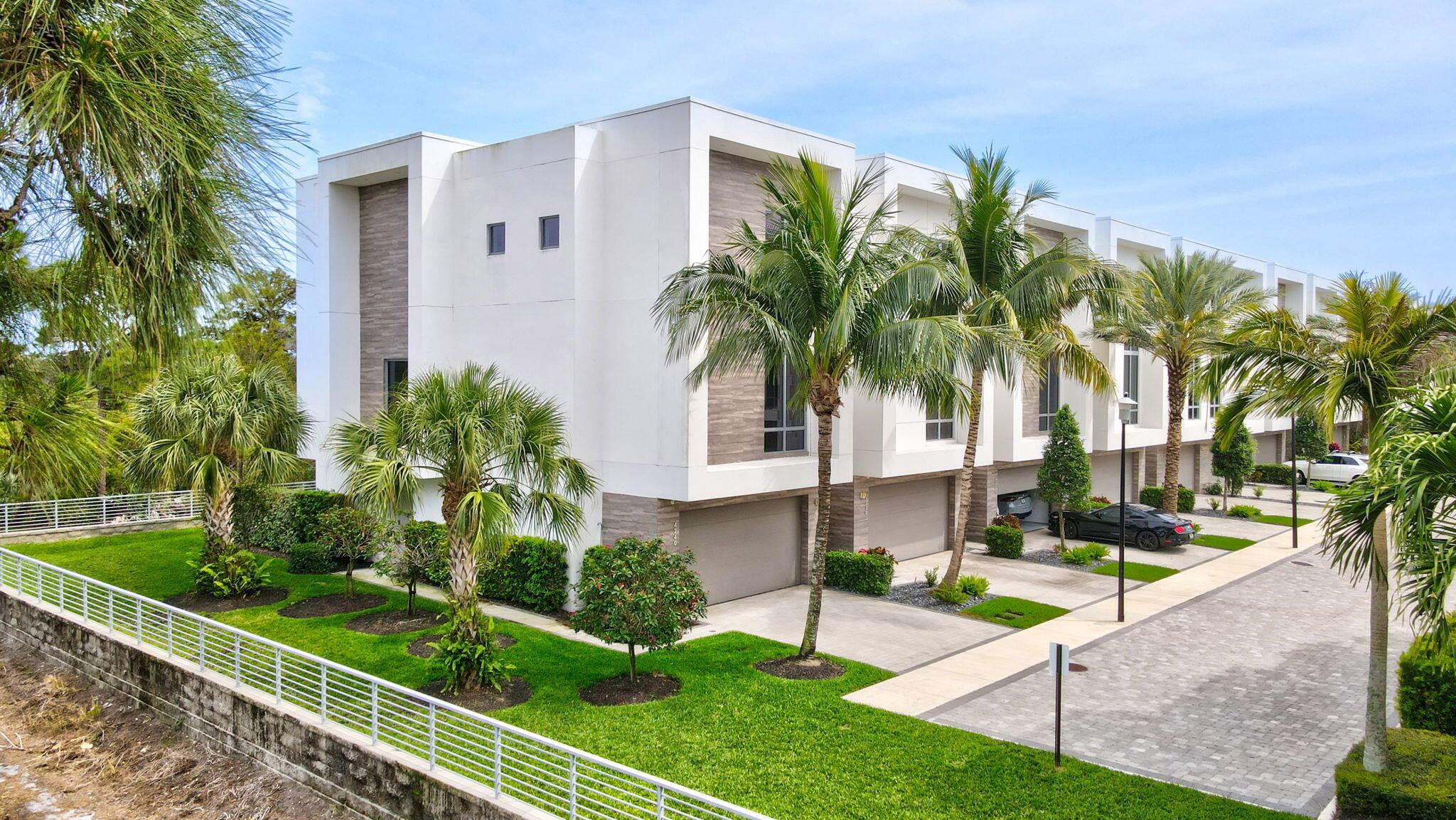 SPANISH RIVER TOWNHOMES - Residential Lease