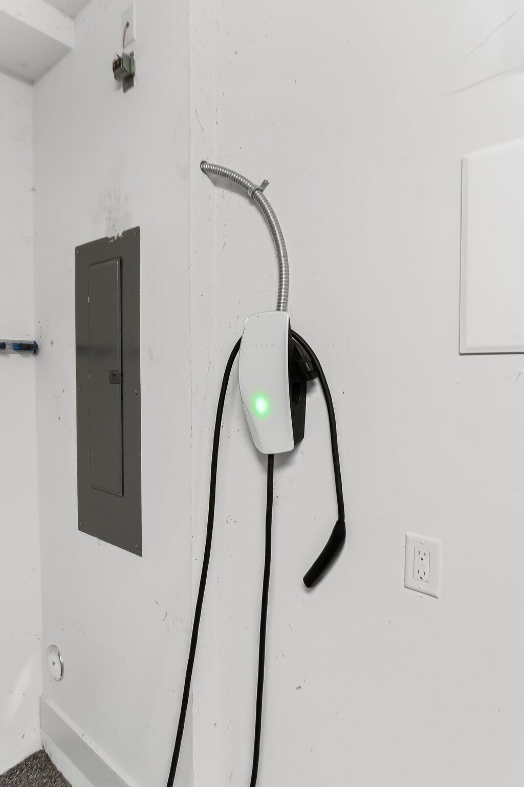 SPANISH RIVER TOWNHOMES - Residential Lease