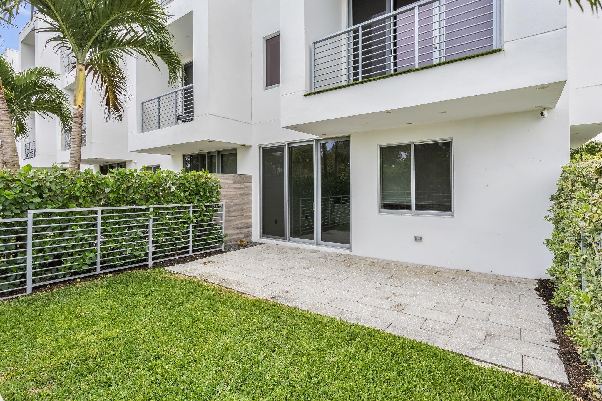 SPANISH RIVER TOWNHOMES - Residential Lease