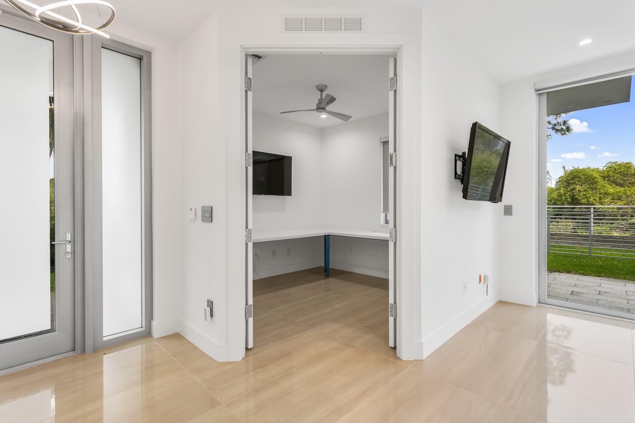 SPANISH RIVER TOWNHOMES - Residential Lease