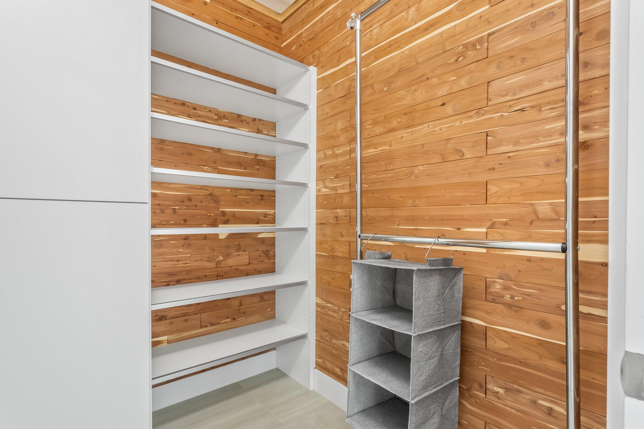 SPANISH RIVER TOWNHOMES - Residential Lease