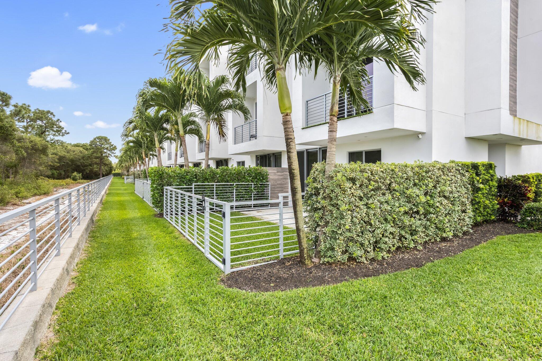 SPANISH RIVER TOWNHOMES - Residential Lease