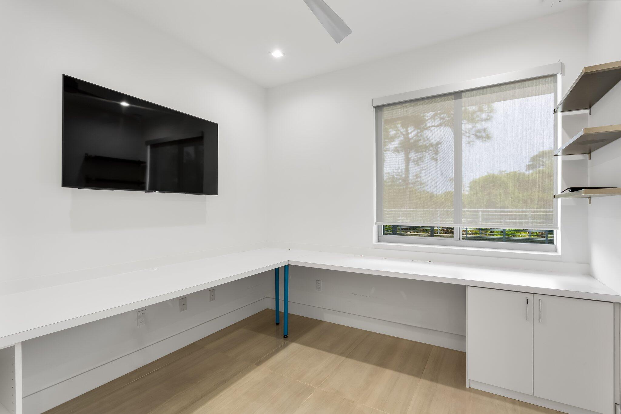 SPANISH RIVER TOWNHOMES - Residential Lease