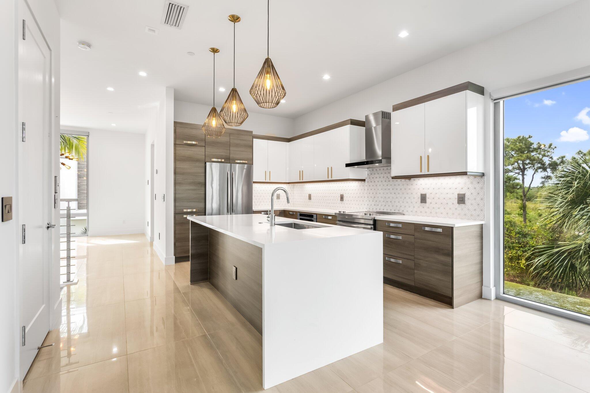 SPANISH RIVER TOWNHOMES - Residential Lease