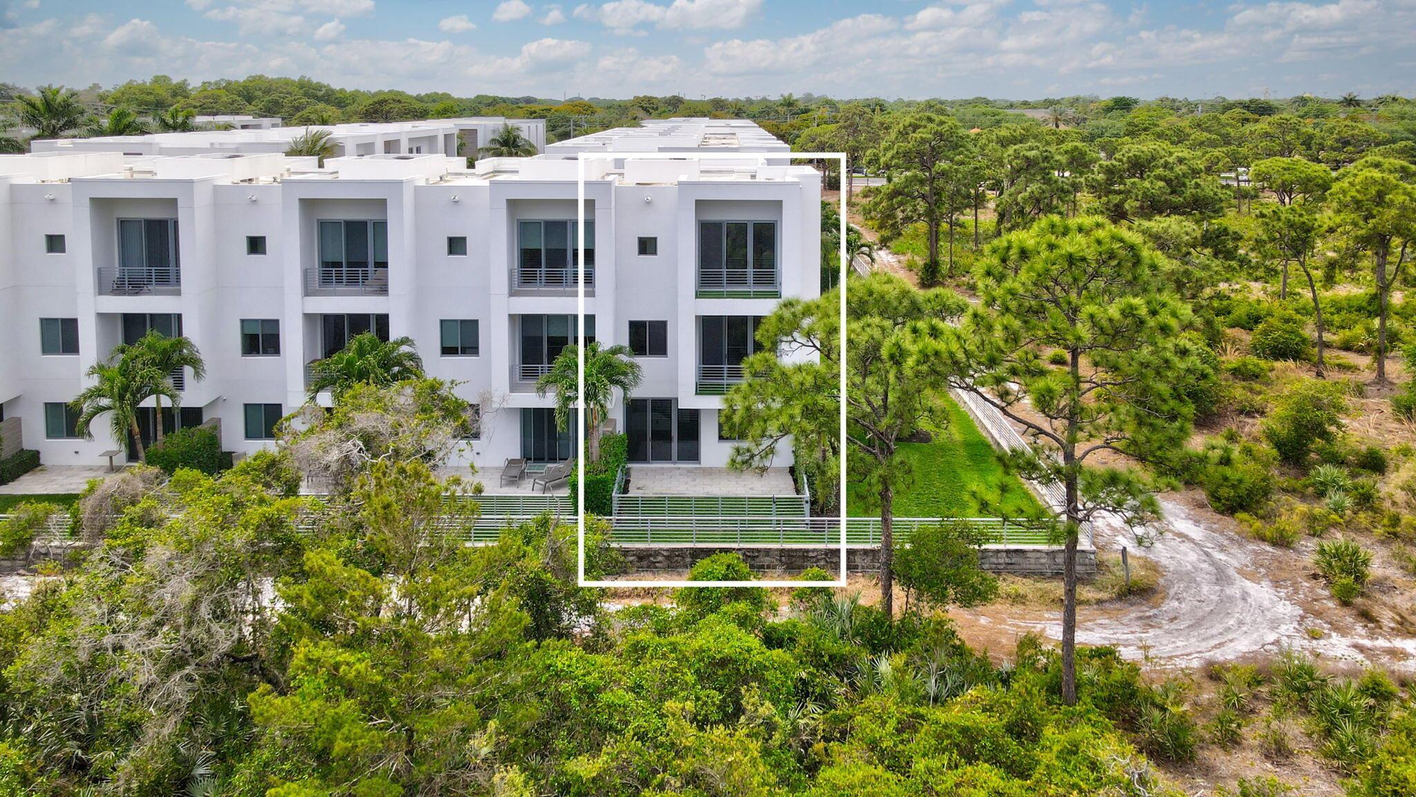 SPANISH RIVER TOWNHOMES - Residential Lease