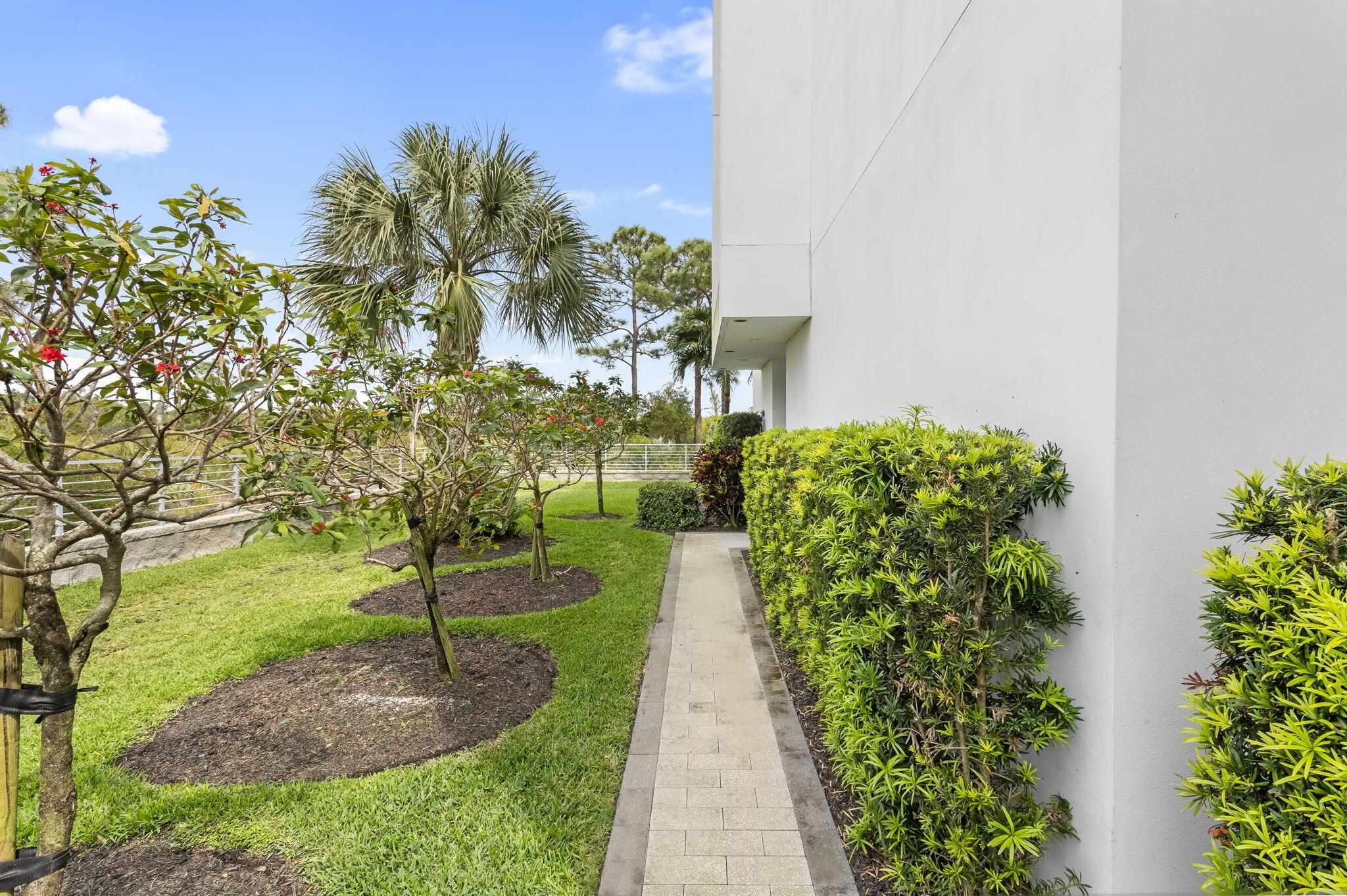 SPANISH RIVER TOWNHOMES - Residential Lease