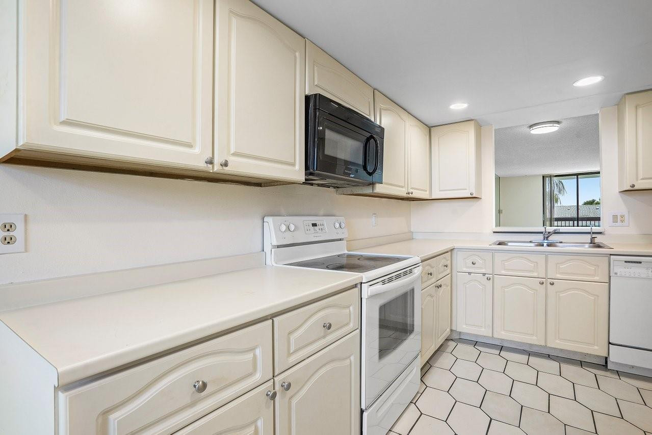 2707 NE 14th Street Causeway 305