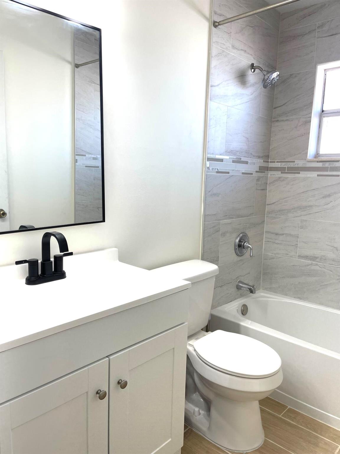 DIXIE PARK ADDITION - Residential Lease