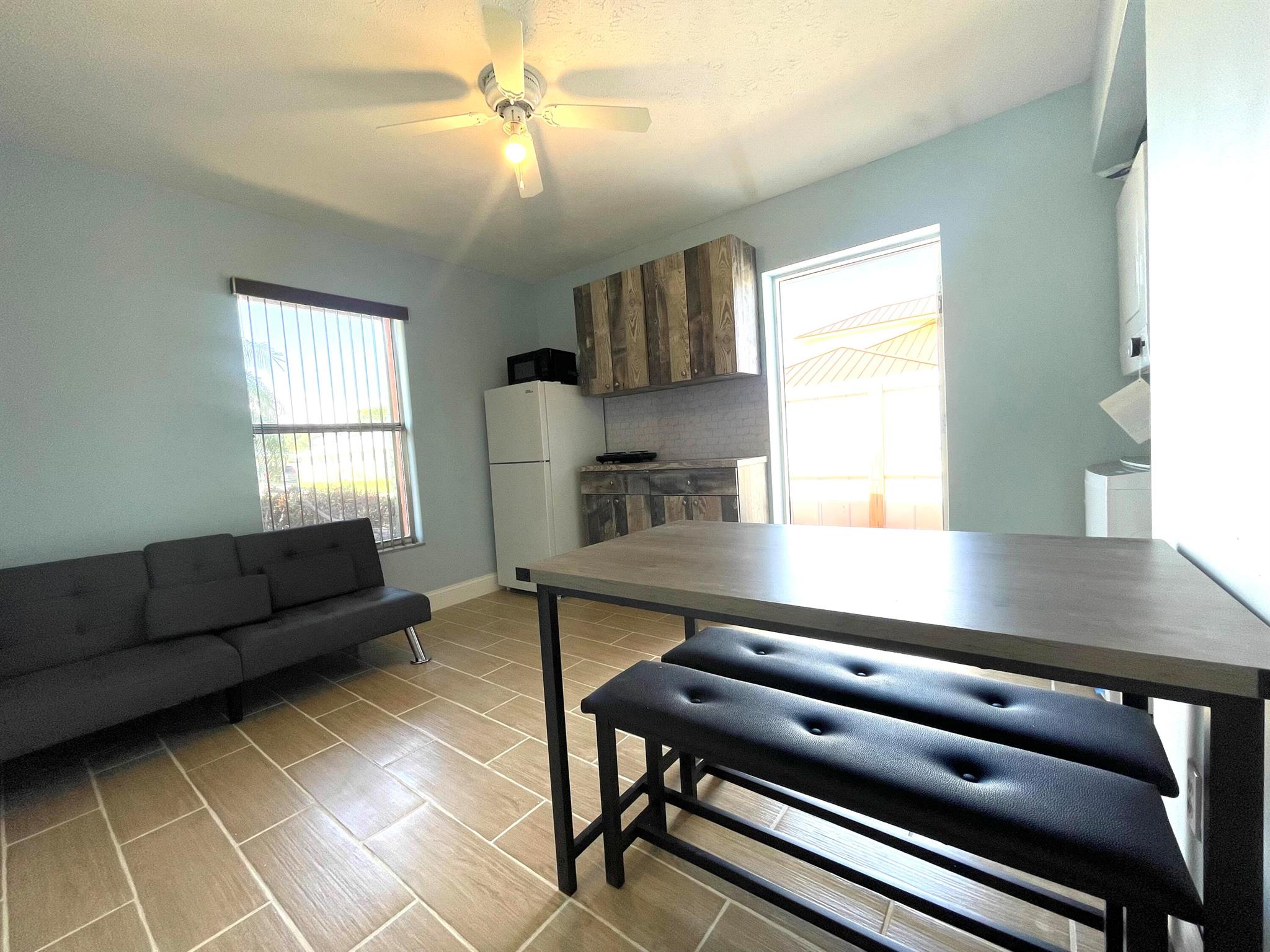 DIXIE PARK ADDITION - Residential Lease