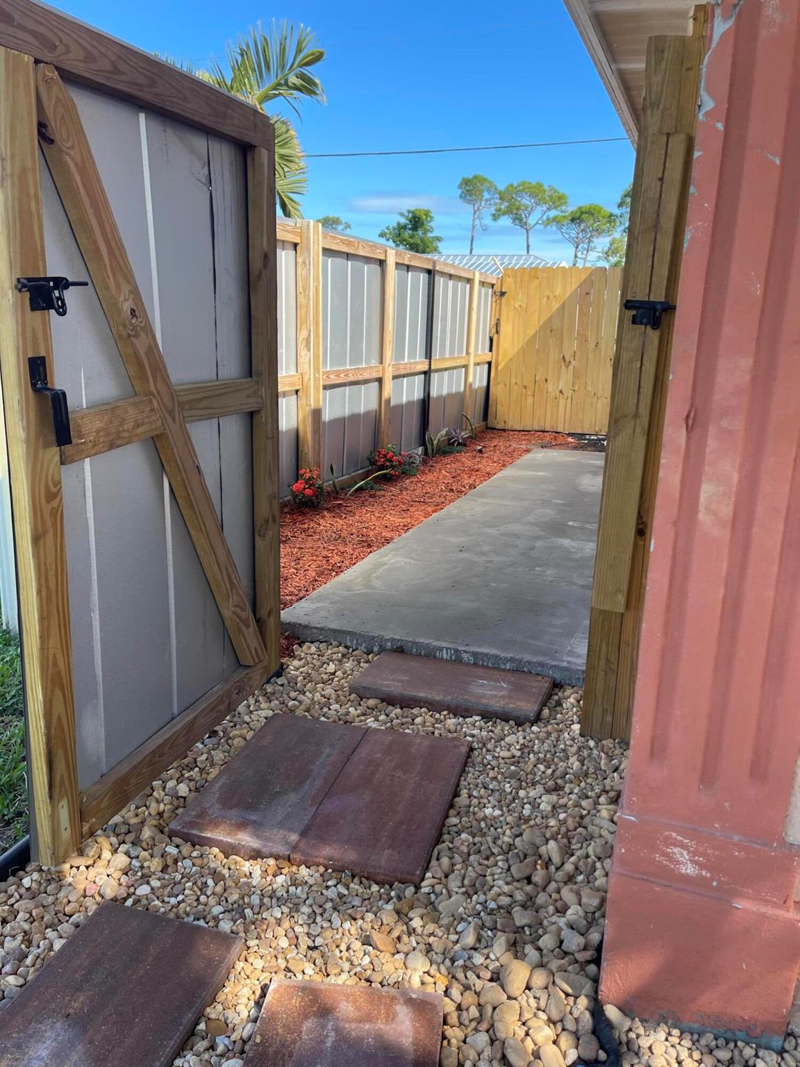 DIXIE PARK ADDITION - Residential Lease